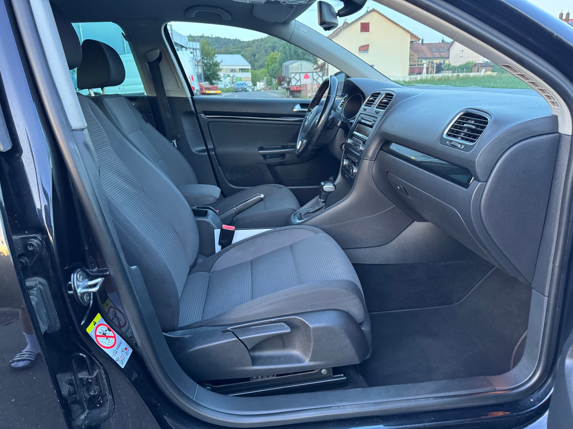 VW Golf Variant 1.4 TSI Comfortline DSG-image-8