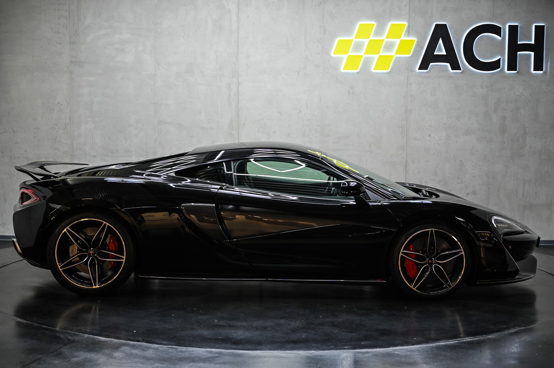 McLAREN 570S Coupé 3.8 V8 SSG-image-13