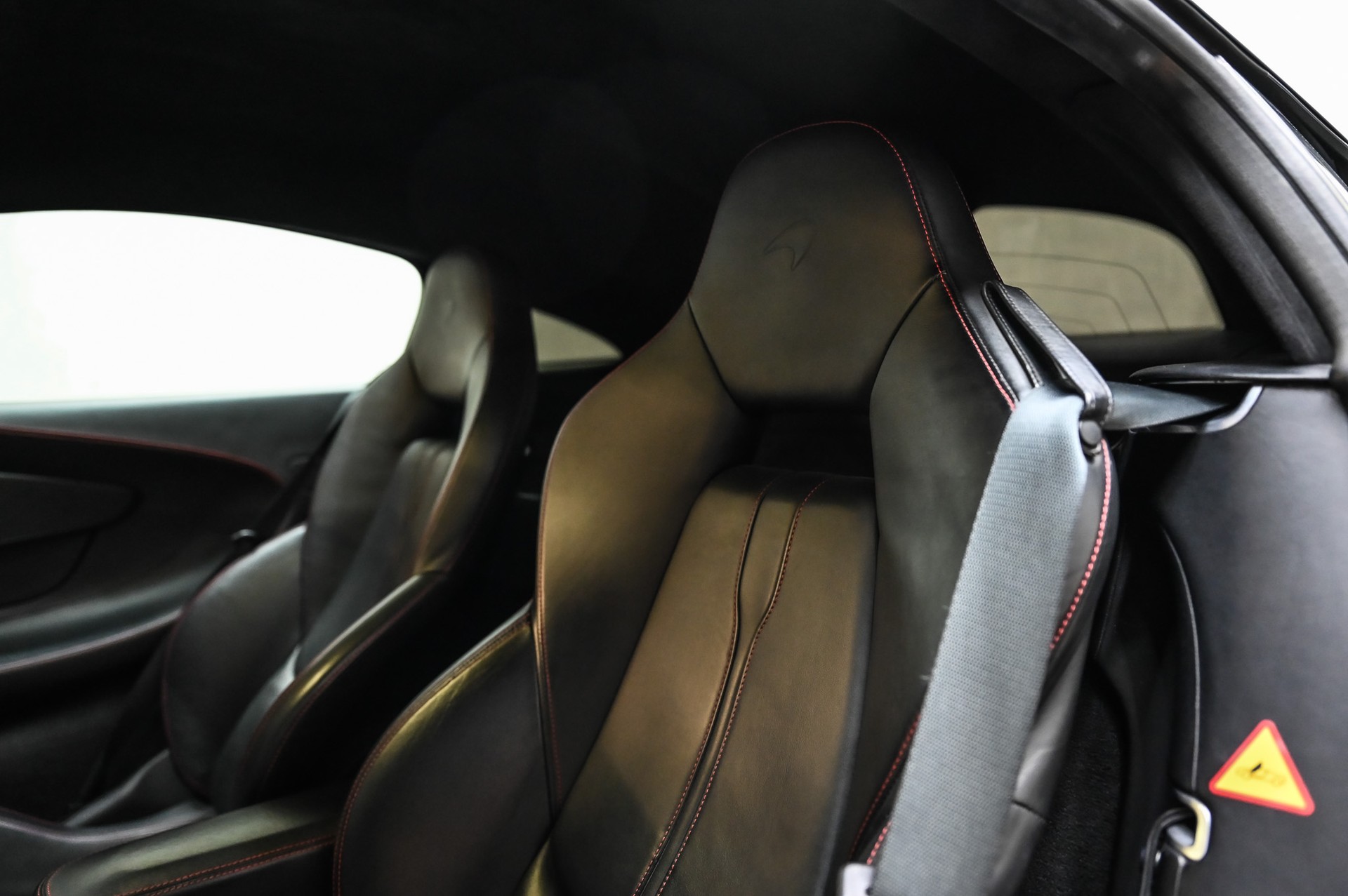 McLAREN 570S Coupé 3.8 V8 SSG-image-23
