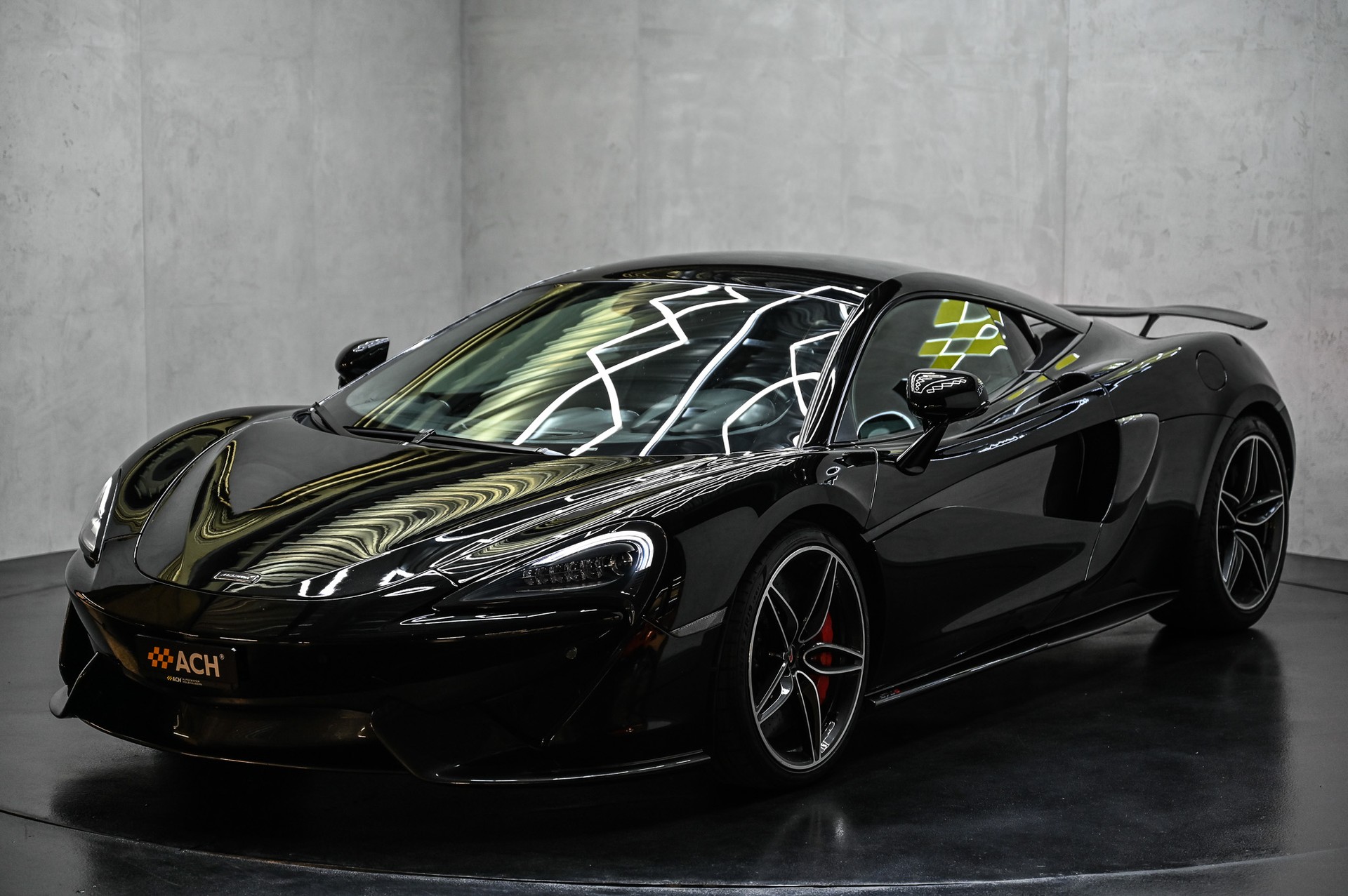 McLAREN 570S Coupé 3.8 V8 SSG-image-2