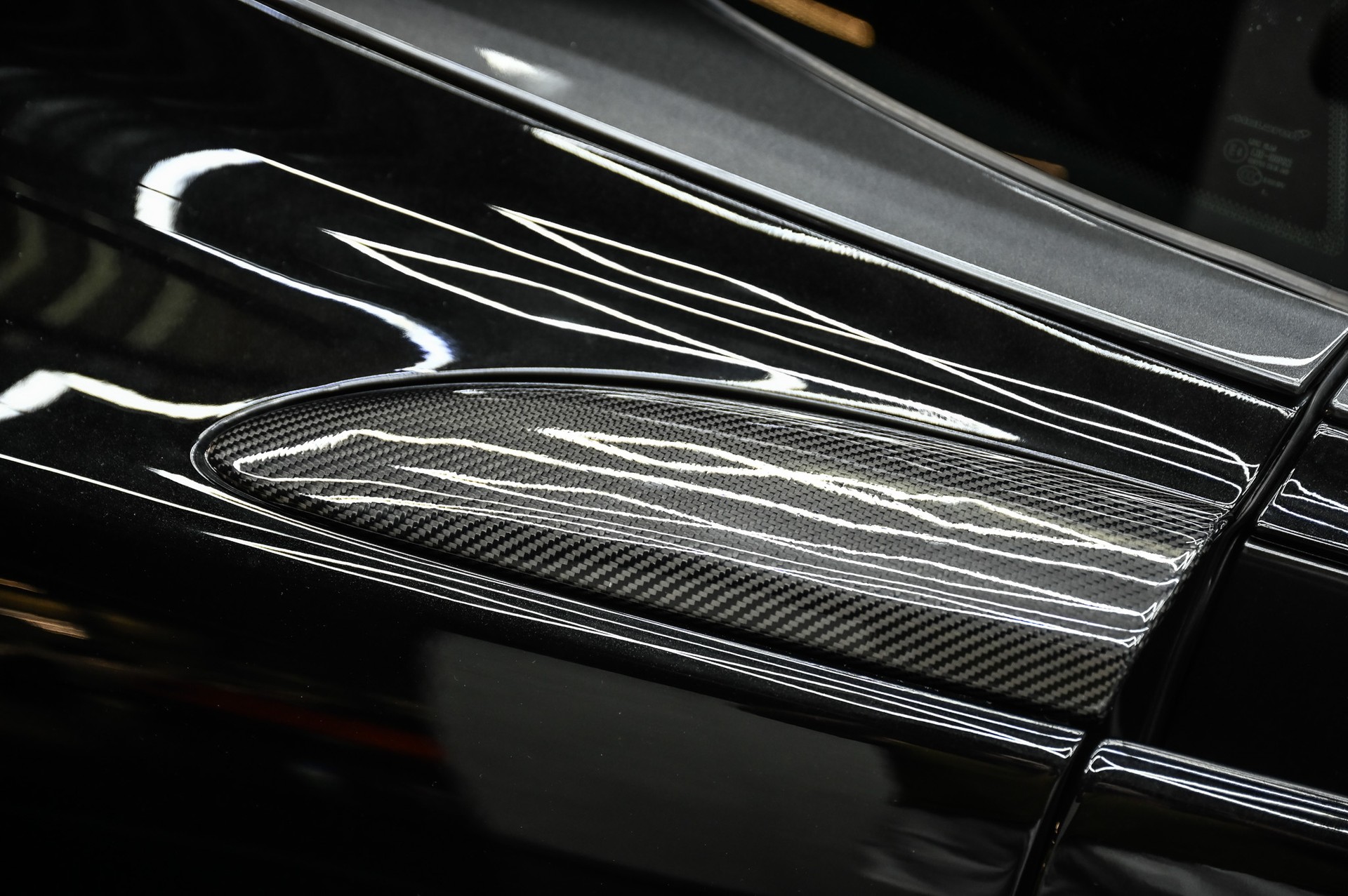 McLAREN 570S Coupé 3.8 V8 SSG-image-20