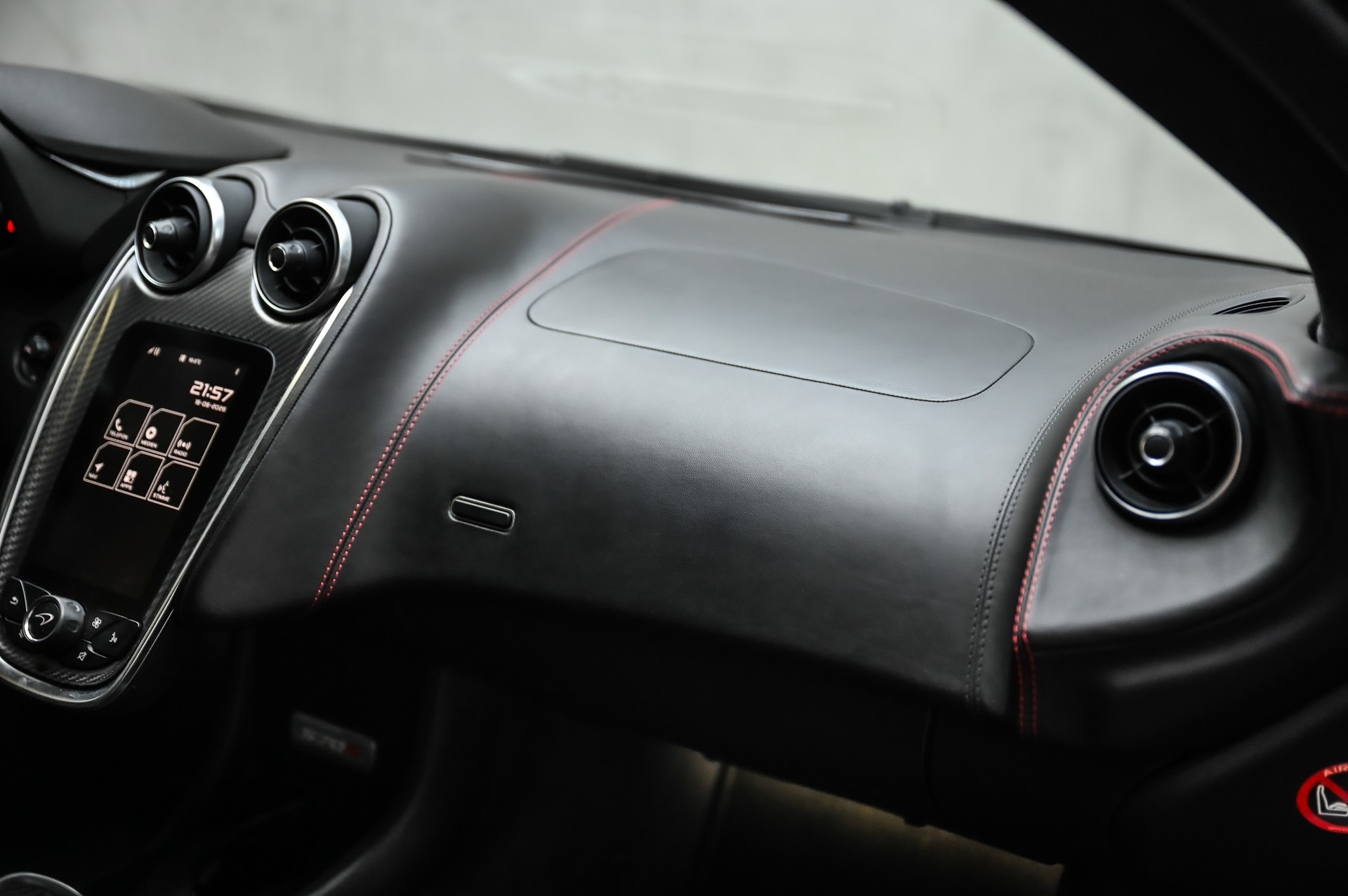 McLAREN 570S Coupé 3.8 V8 SSG-image-31