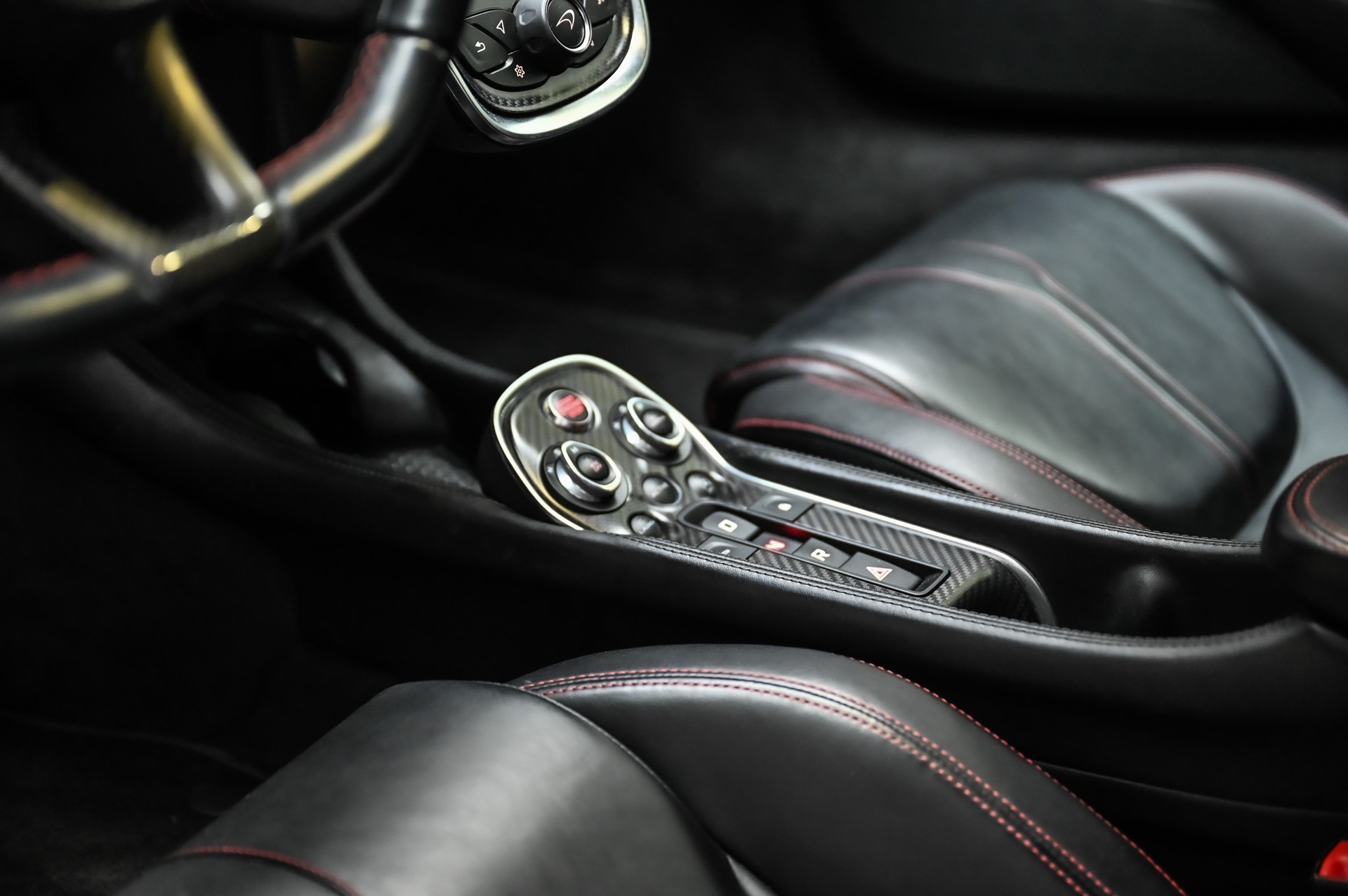 McLAREN 570S Coupé 3.8 V8 SSG-image-28
