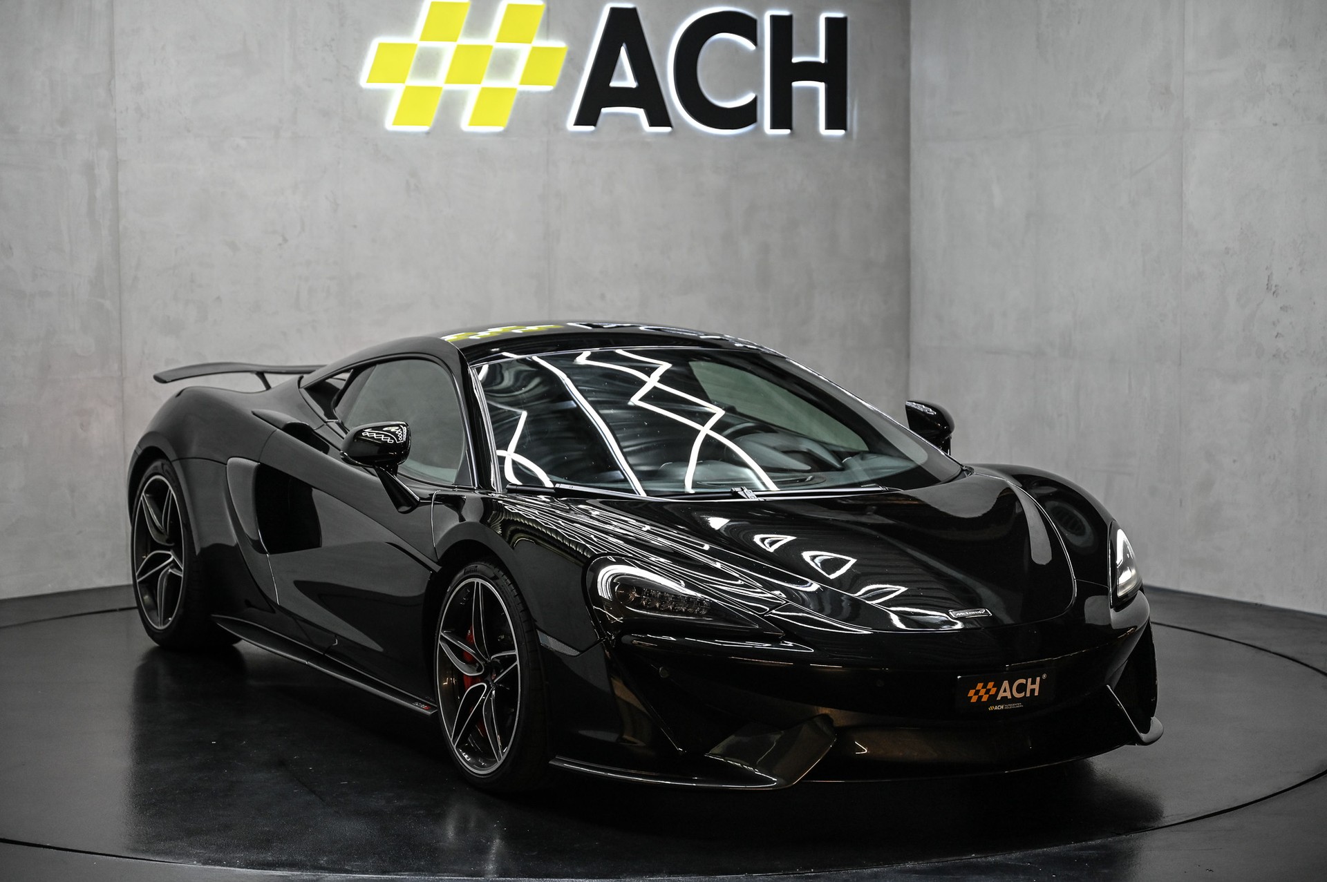 McLAREN 570S Coupé 3.8 V8 SSG-image-0