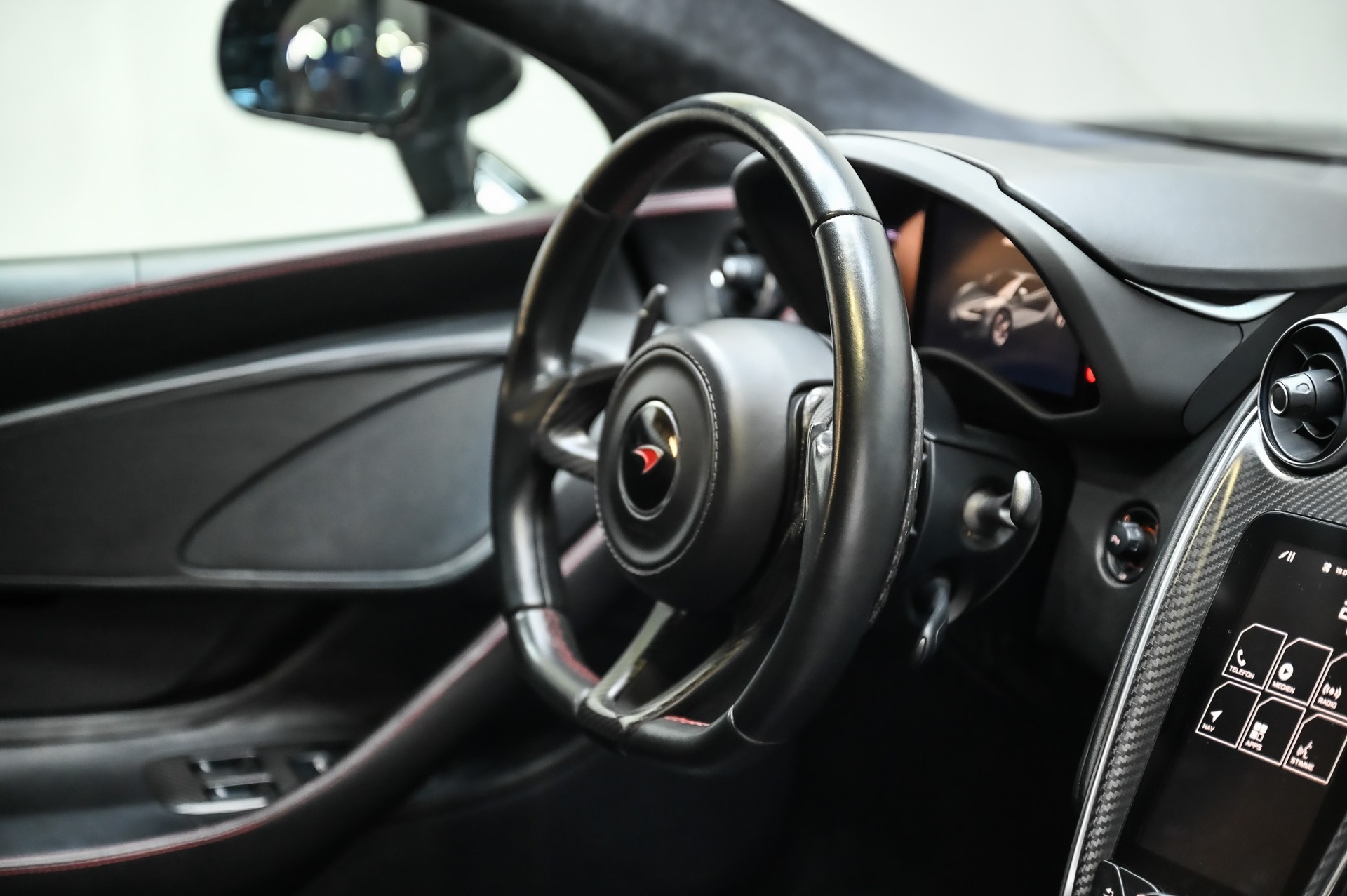 McLAREN 570S Coupé 3.8 V8 SSG-image-26