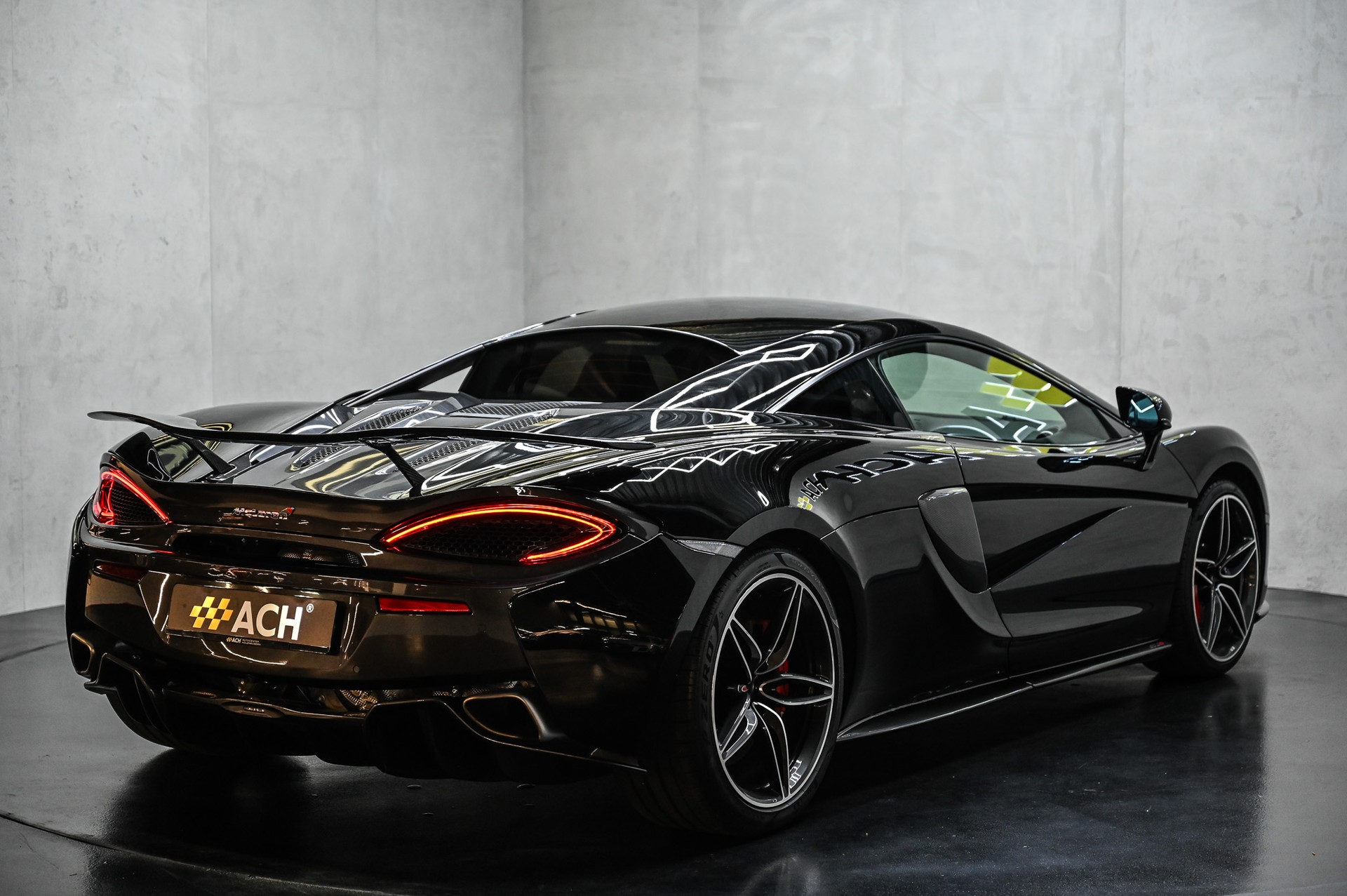 McLAREN 570S Coupé 3.8 V8 SSG-image-11
