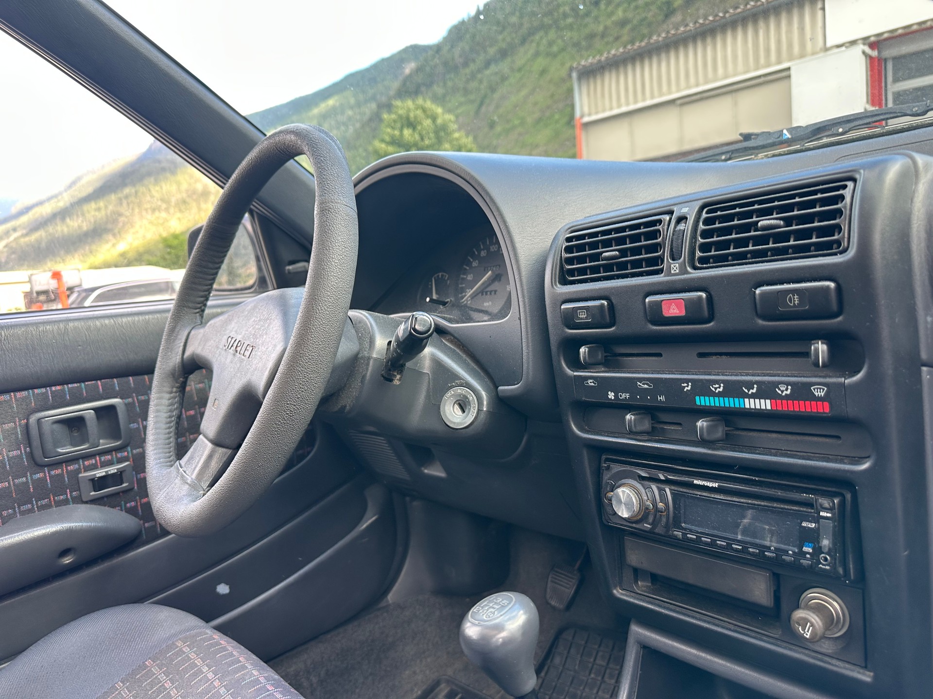 TOYOTA Starlet 1.3 XLi-image-15