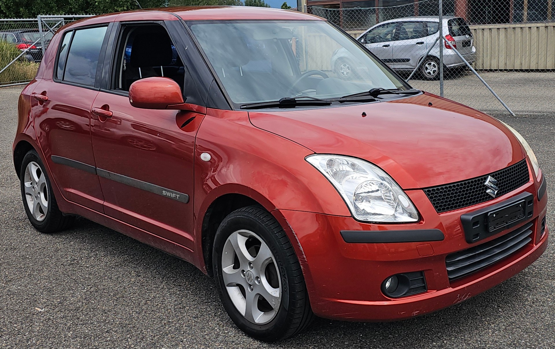 SUZUKI Swift 1.3i 16V GL Top 4x4-image-1
