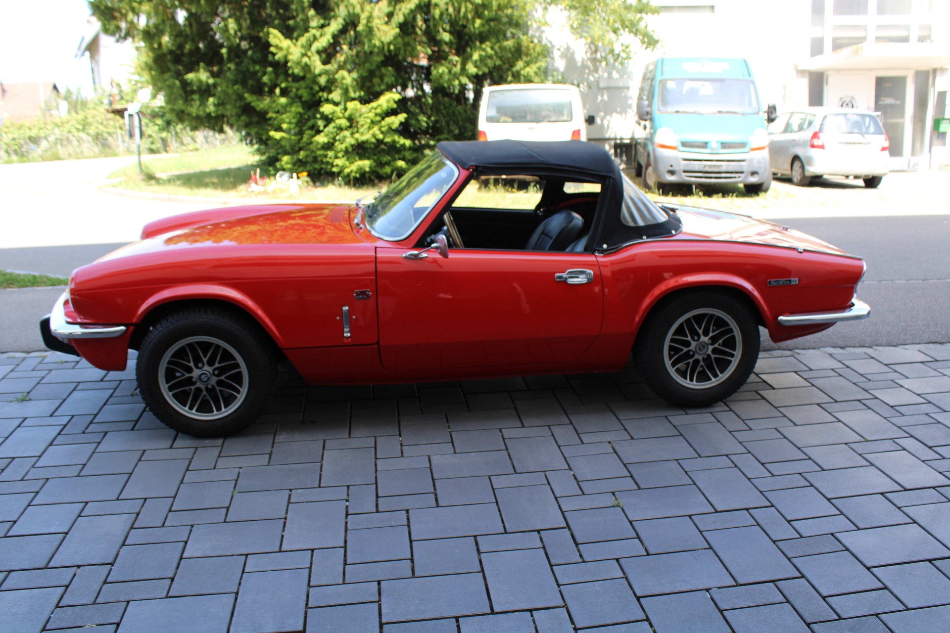 TRIUMPH SPITFIRE IV-image-2
