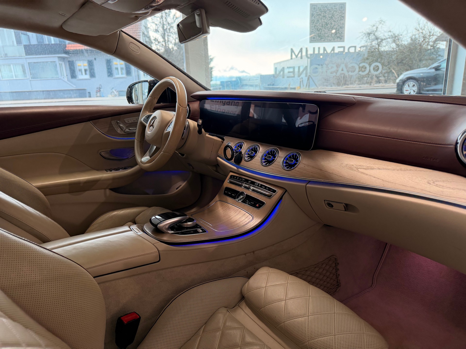 MERCEDES-BENZ E 400 Coupé AMG Line 4 Matic 9G-Tronic-image-17