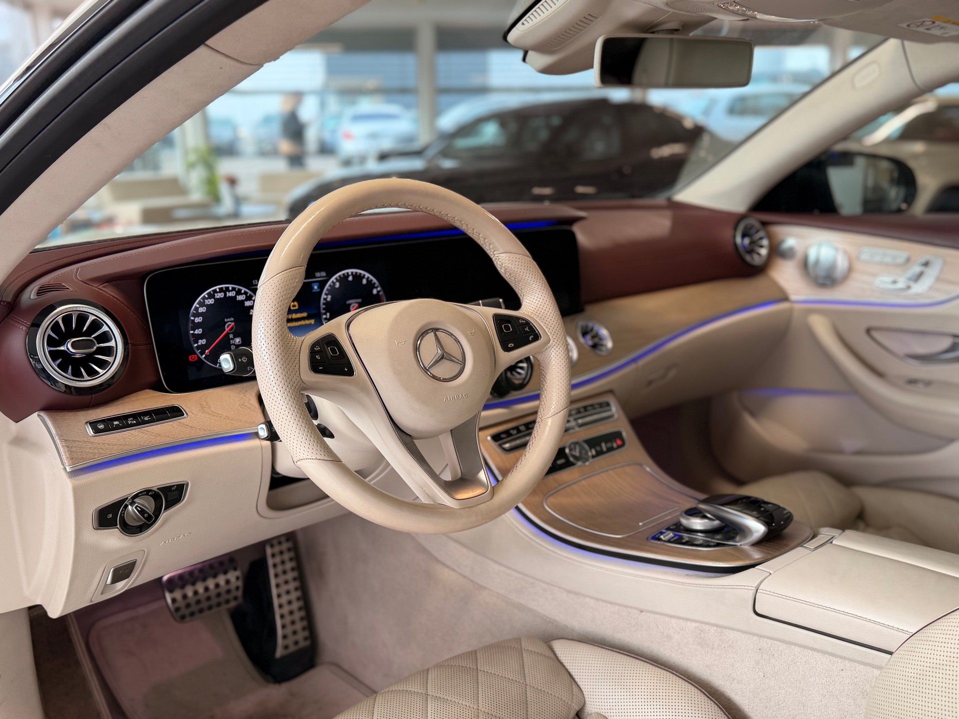 MERCEDES-BENZ E 400 Coupé AMG Line 4 Matic 9G-Tronic-image-10
