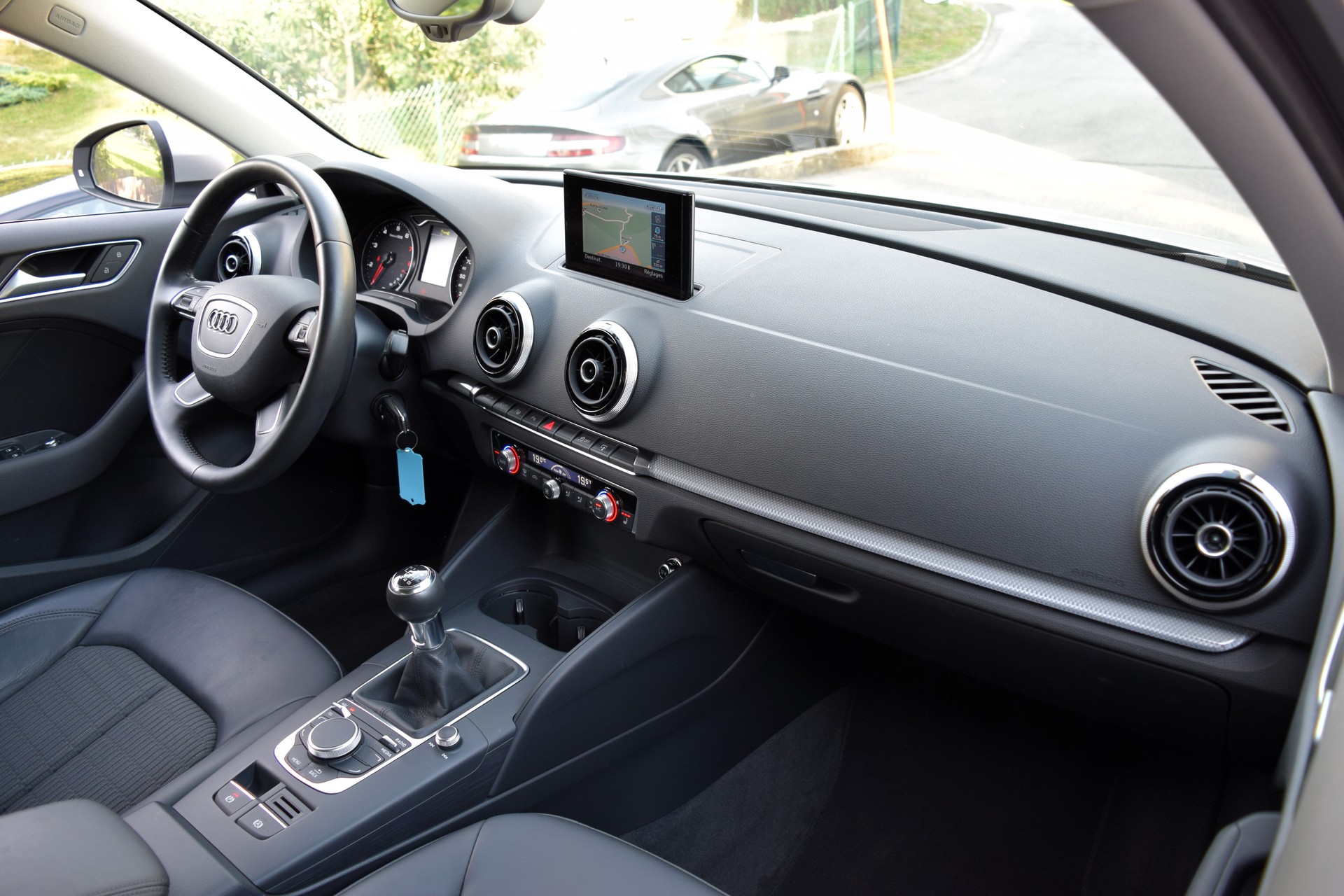AUDI A3 Sportback 1.4 TFSI Ambiente-image-11