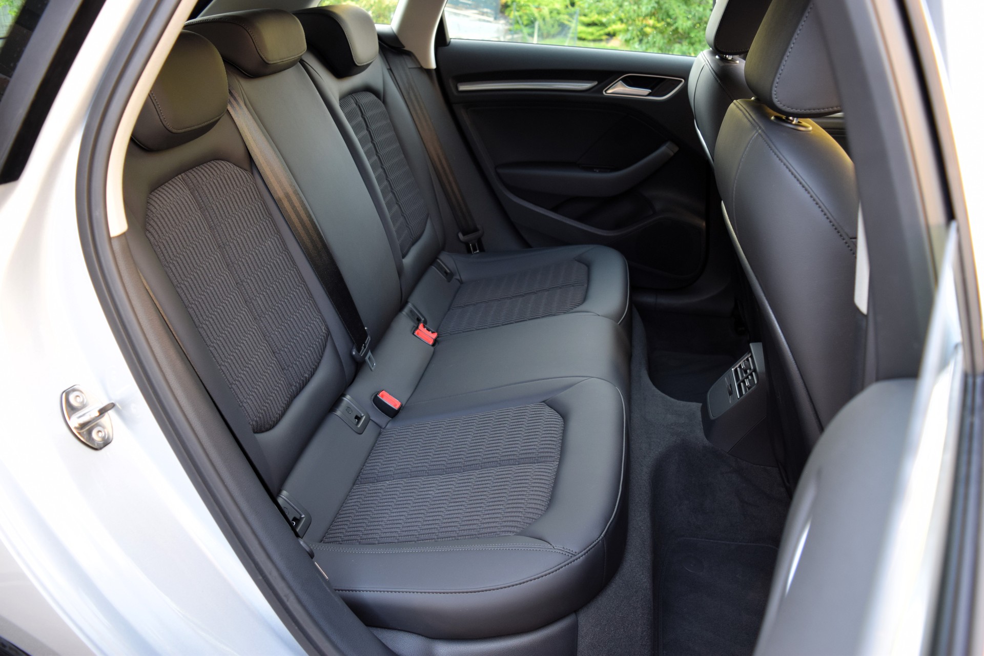 AUDI A3 Sportback 1.4 TFSI Ambiente-image-13