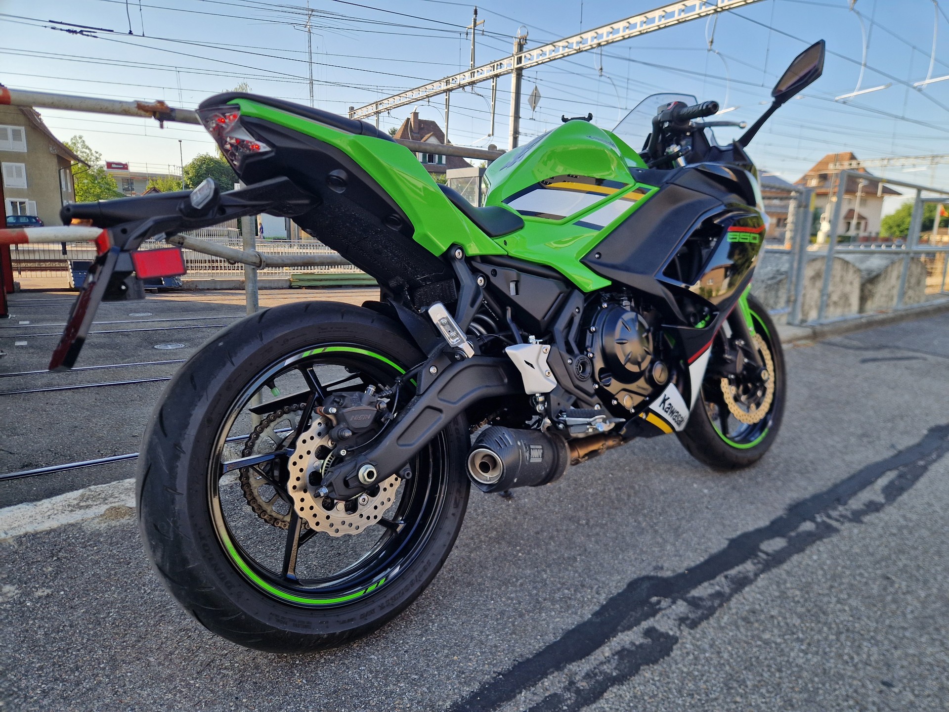 KAWASAKI Ninja 650 (35kW)-showroom-element-2