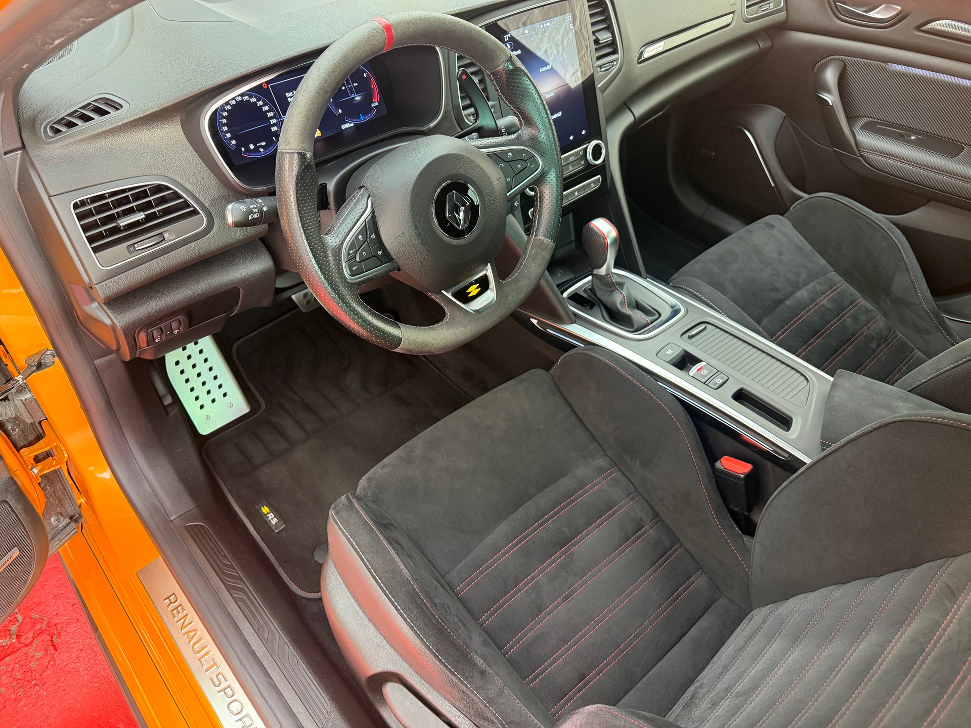 RENAULT Mégane Trophy 300 EDC-image-7