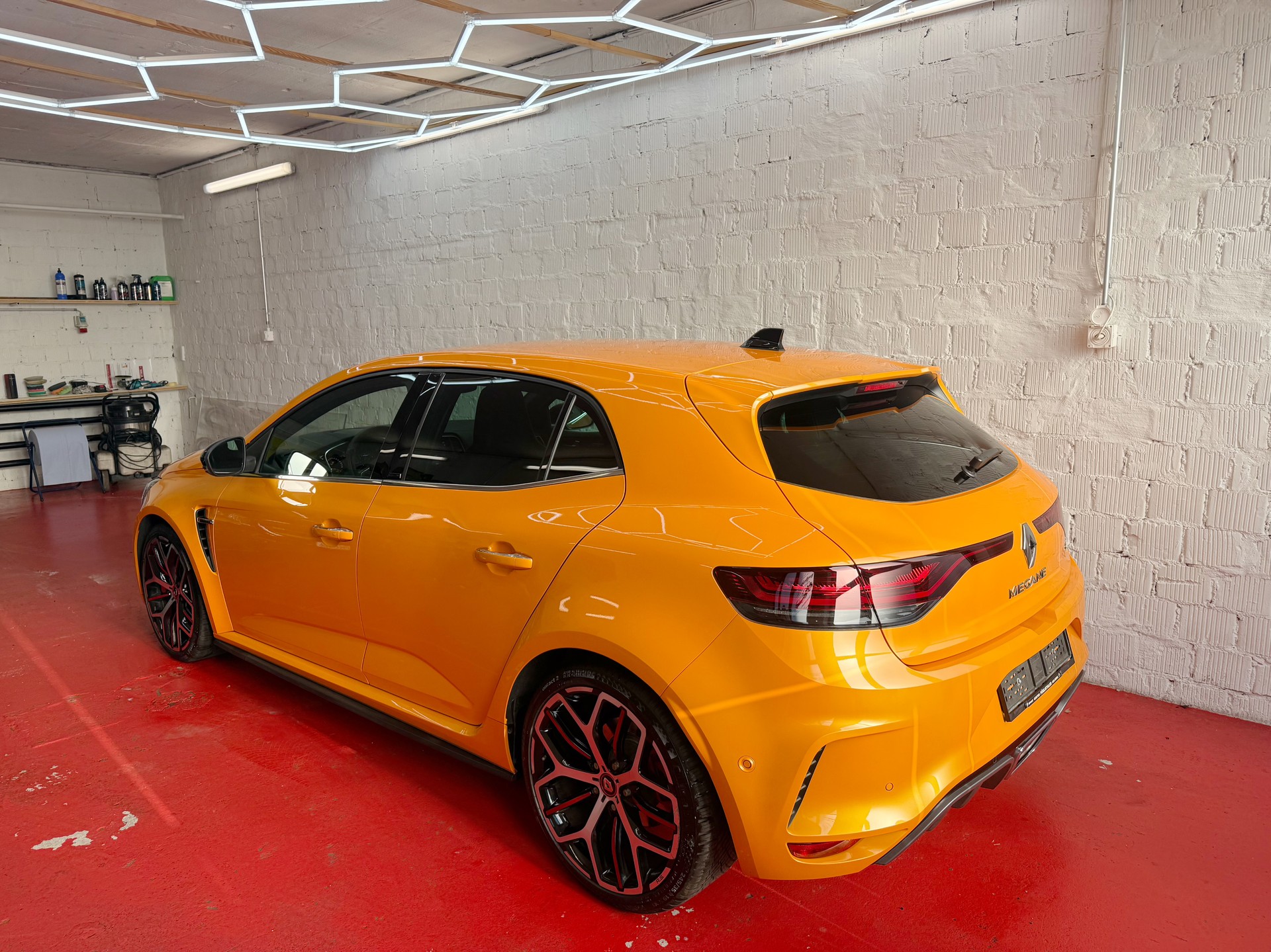 RENAULT Mégane Trophy 300 EDC-image-2