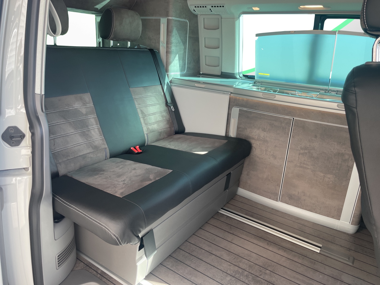 VW T6.1 California 2.0 TDI Ocean Liberty DSG-image-13