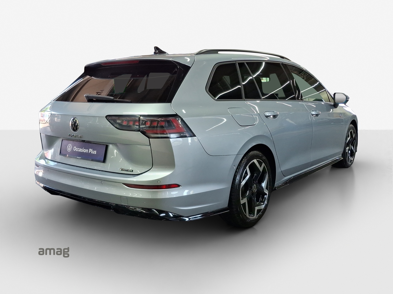 VW Golf Variant 2.0 TSI R-Line DSG 4 Motion-image-4
