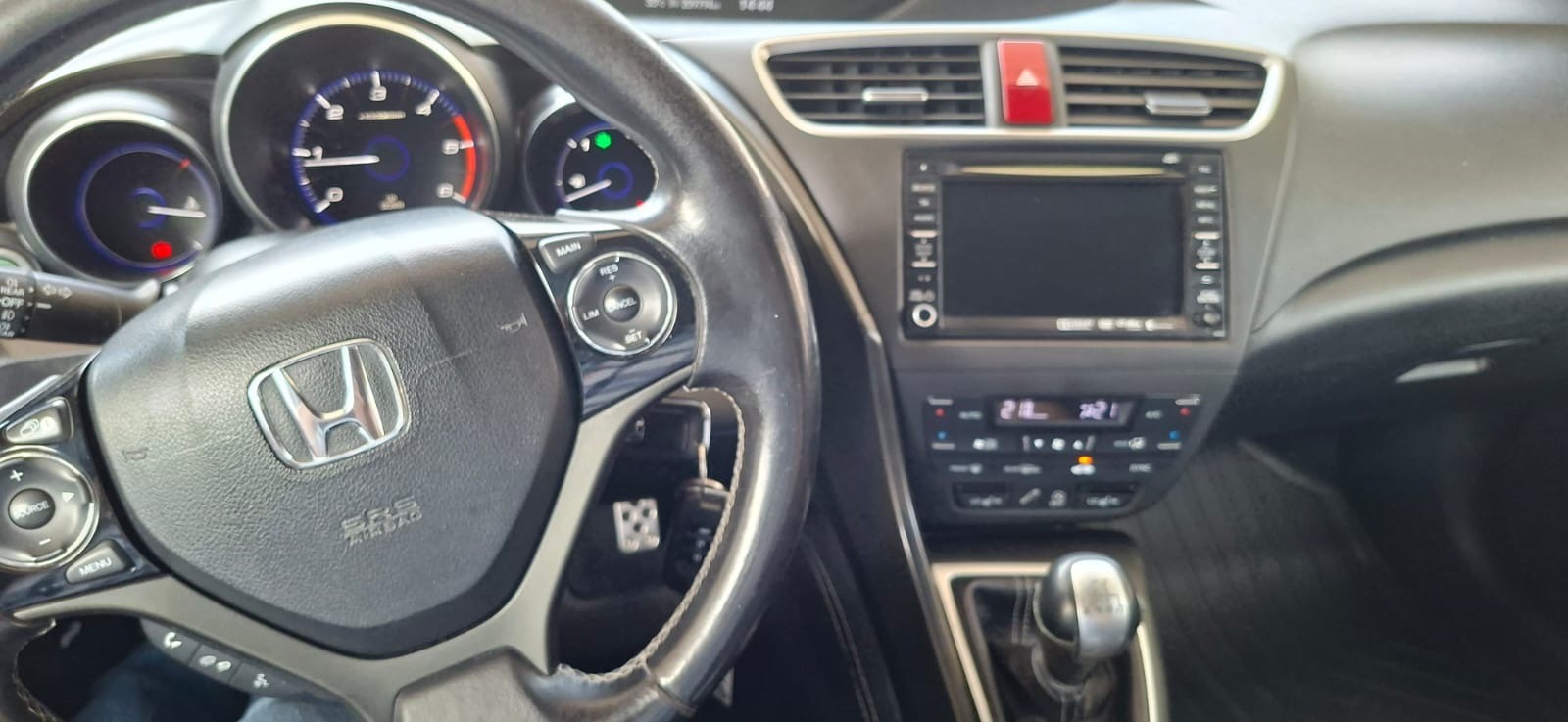 HONDA Civic Tourer 1.6 i-DTEC Executive-image-7