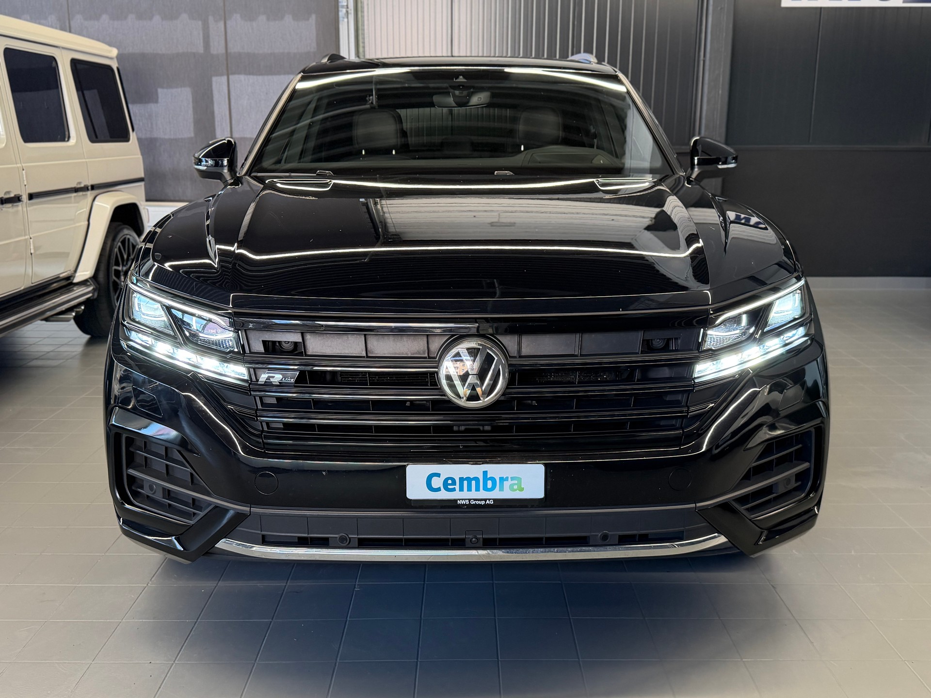 VW Touareg 3.0 TDI R Line Tiptronic-image-2