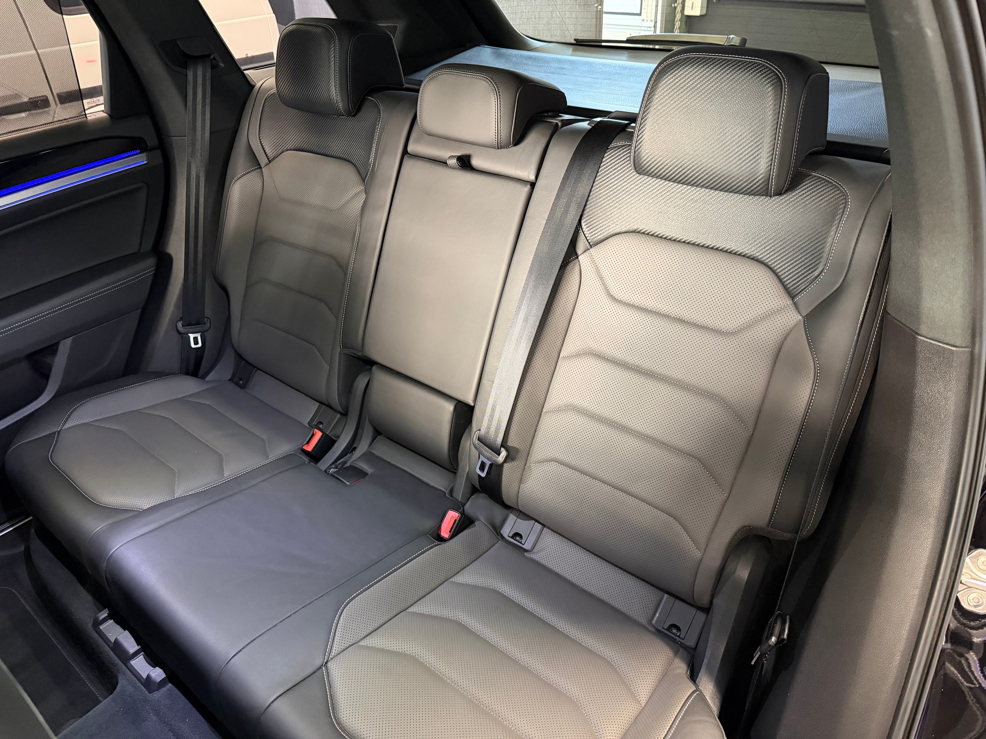 VW Touareg 3.0 TDI R Line Tiptronic-image-31