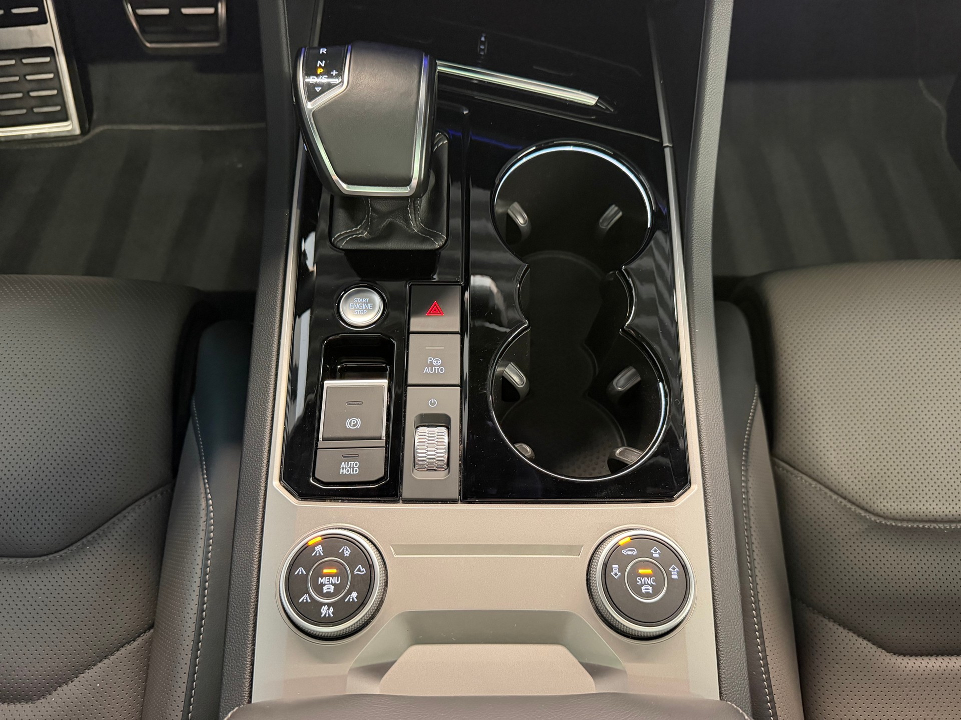 VW Touareg 3.0 TDI R Line Tiptronic-image-19