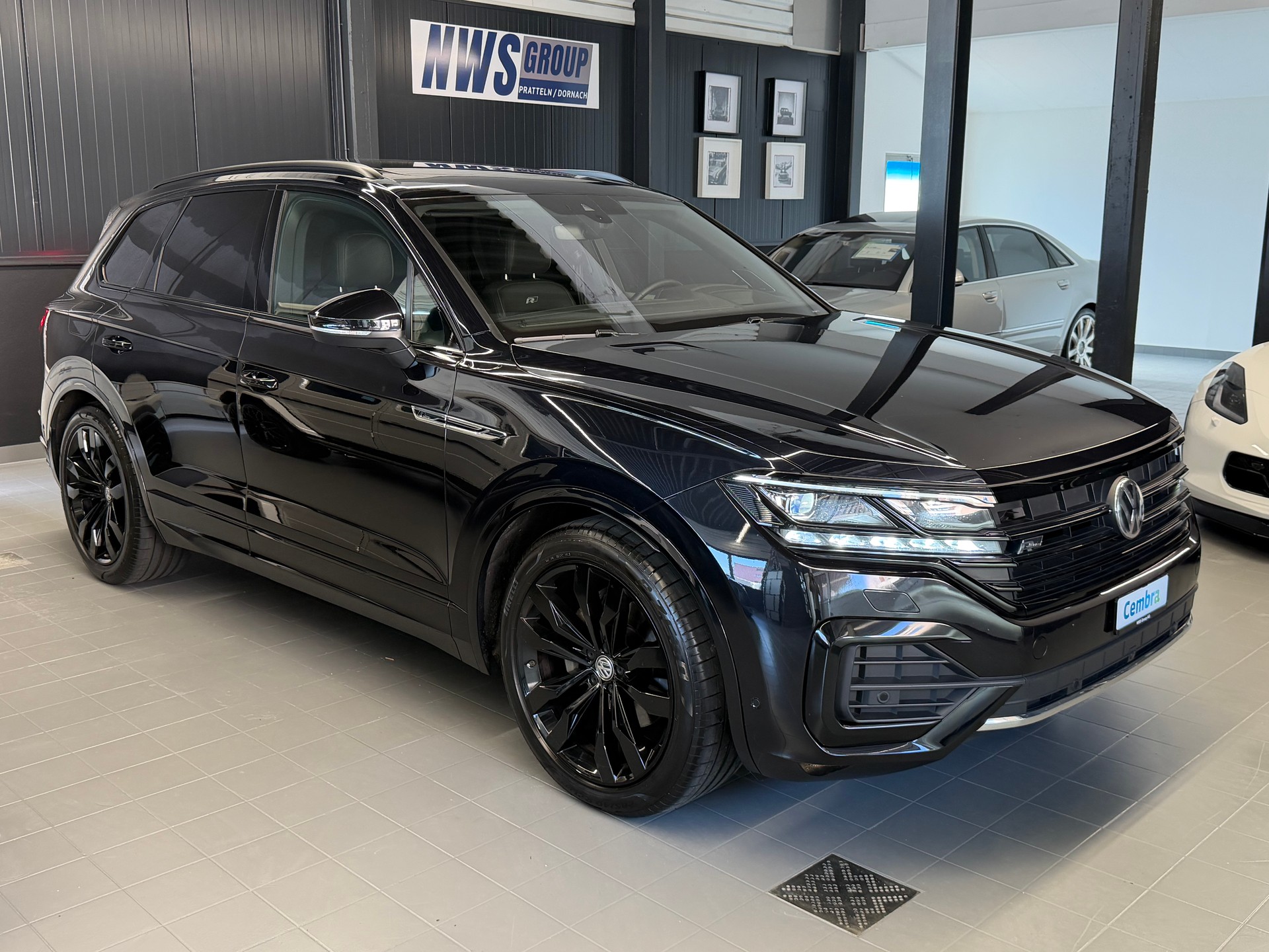 VW Touareg 3.0 TDI R Line Tiptronic-image-1