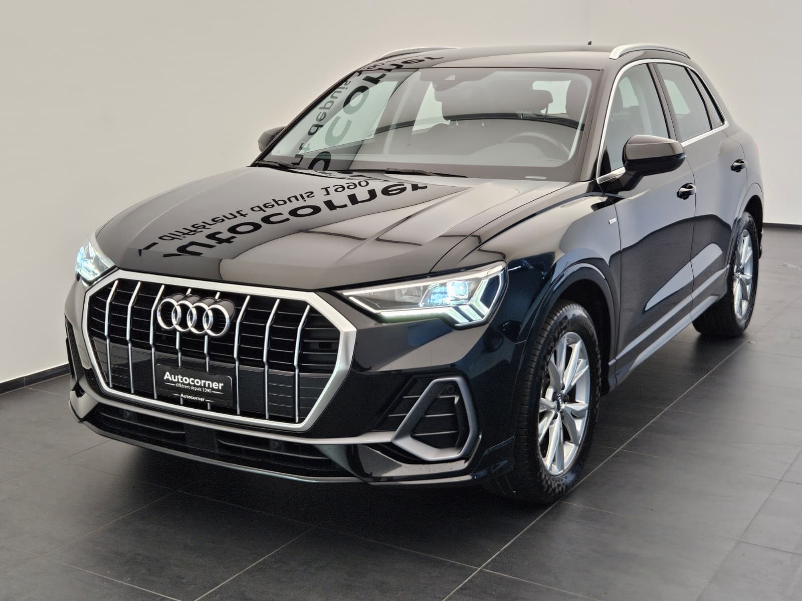 AUDI Q3 35 TFSI S line S-tronic-image-2