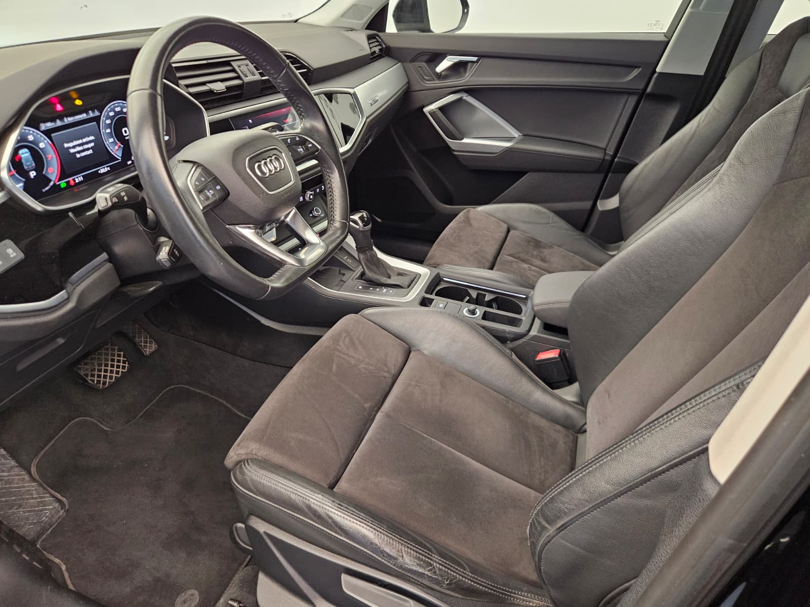 AUDI Q3 35 TFSI S line S-tronic-image-10