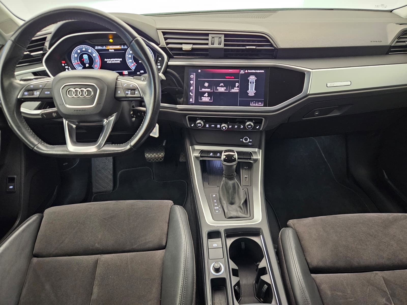 AUDI Q3 35 TFSI S line S-tronic-image-9