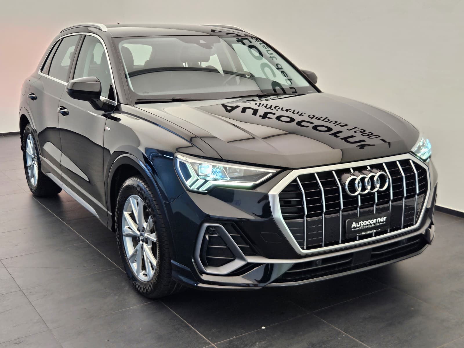 AUDI Q3 35 TFSI S line S-tronic-image-4