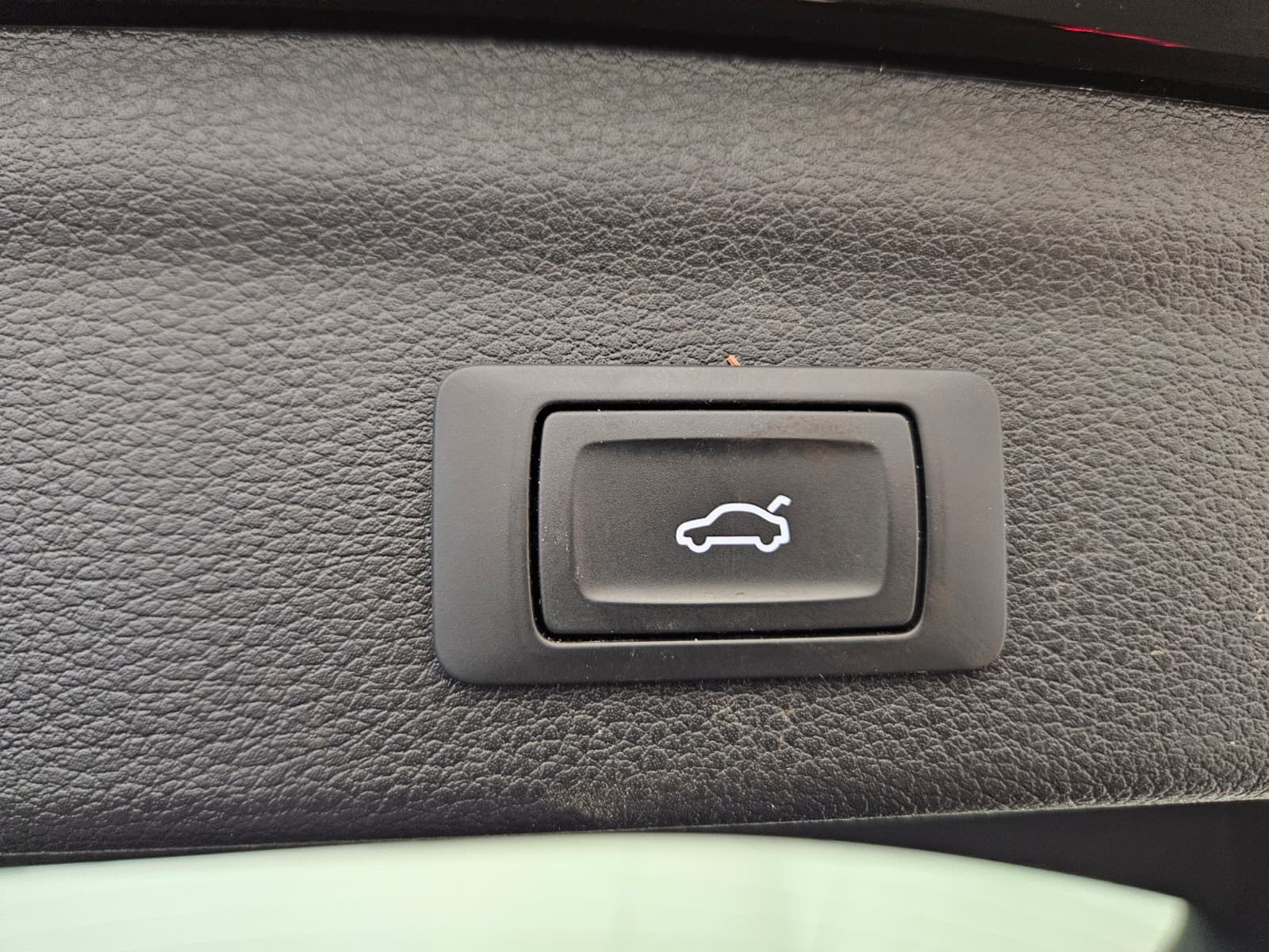AUDI Q3 35 TFSI S line S-tronic-image-15