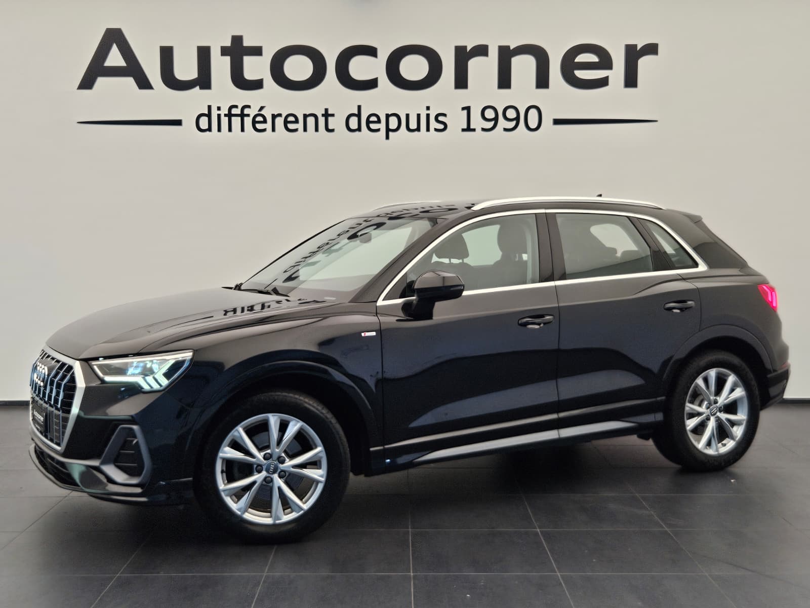 AUDI Q3 35 TFSI S line S-tronic-image-0