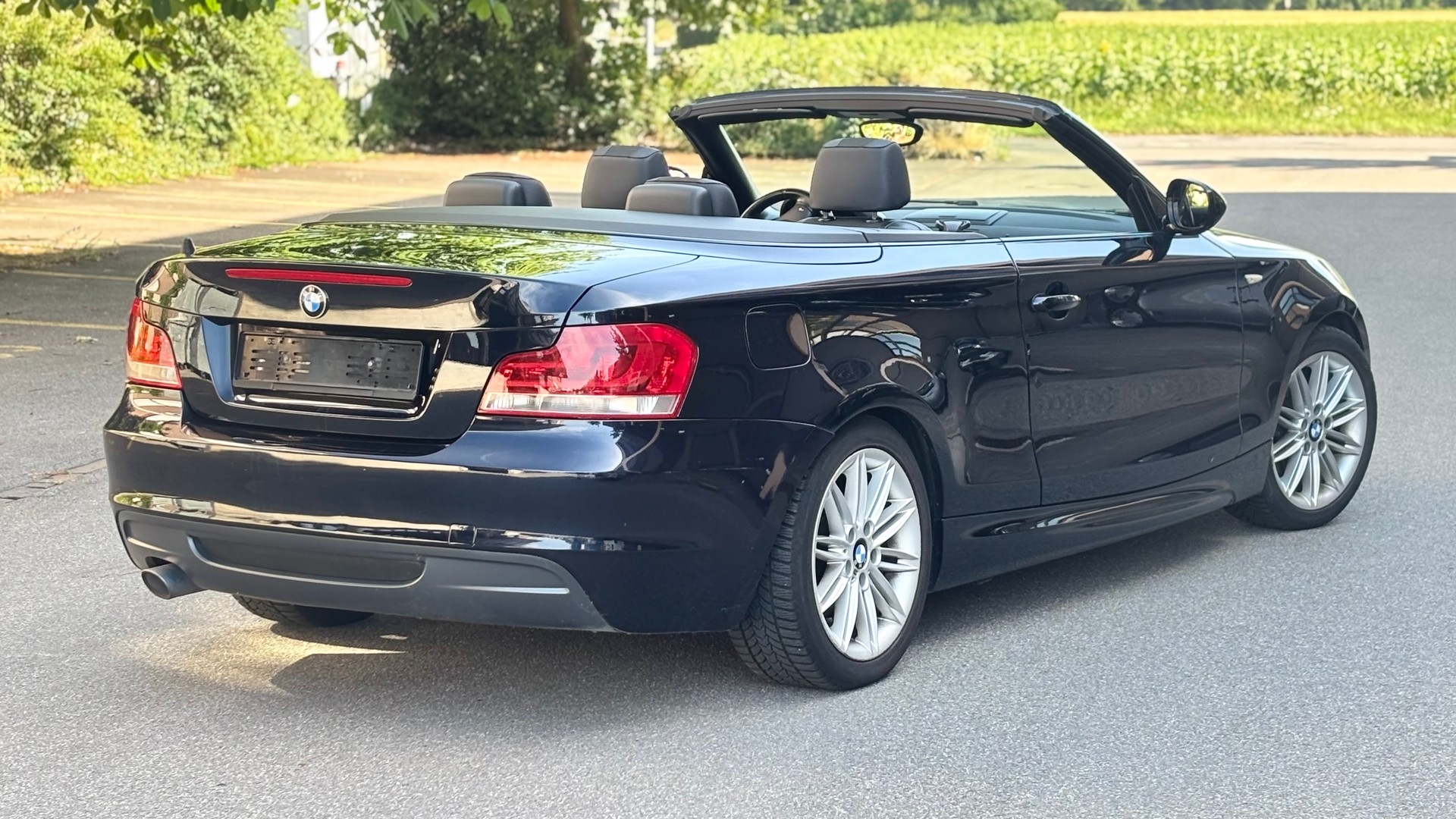 BMW 118d Cabrio-image-3