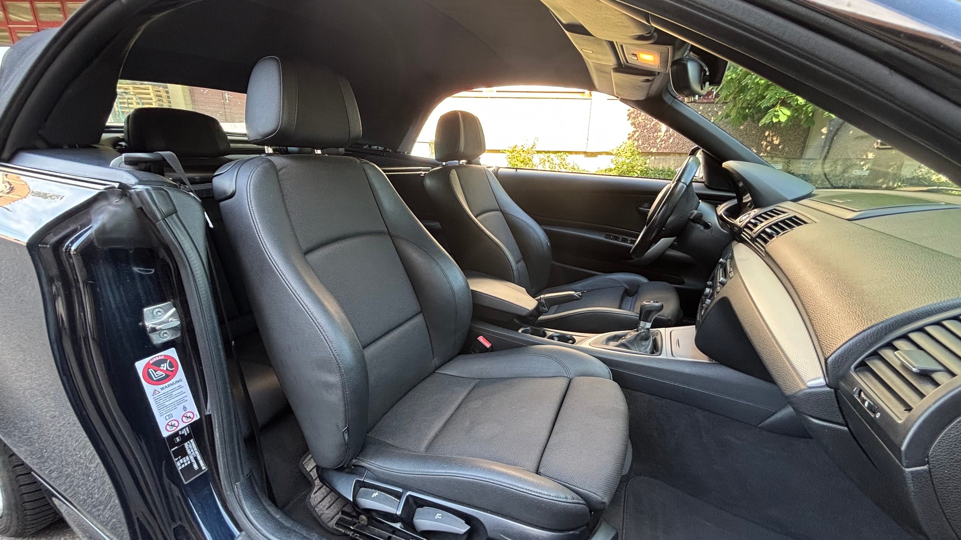 BMW 118d Cabrio-image-5