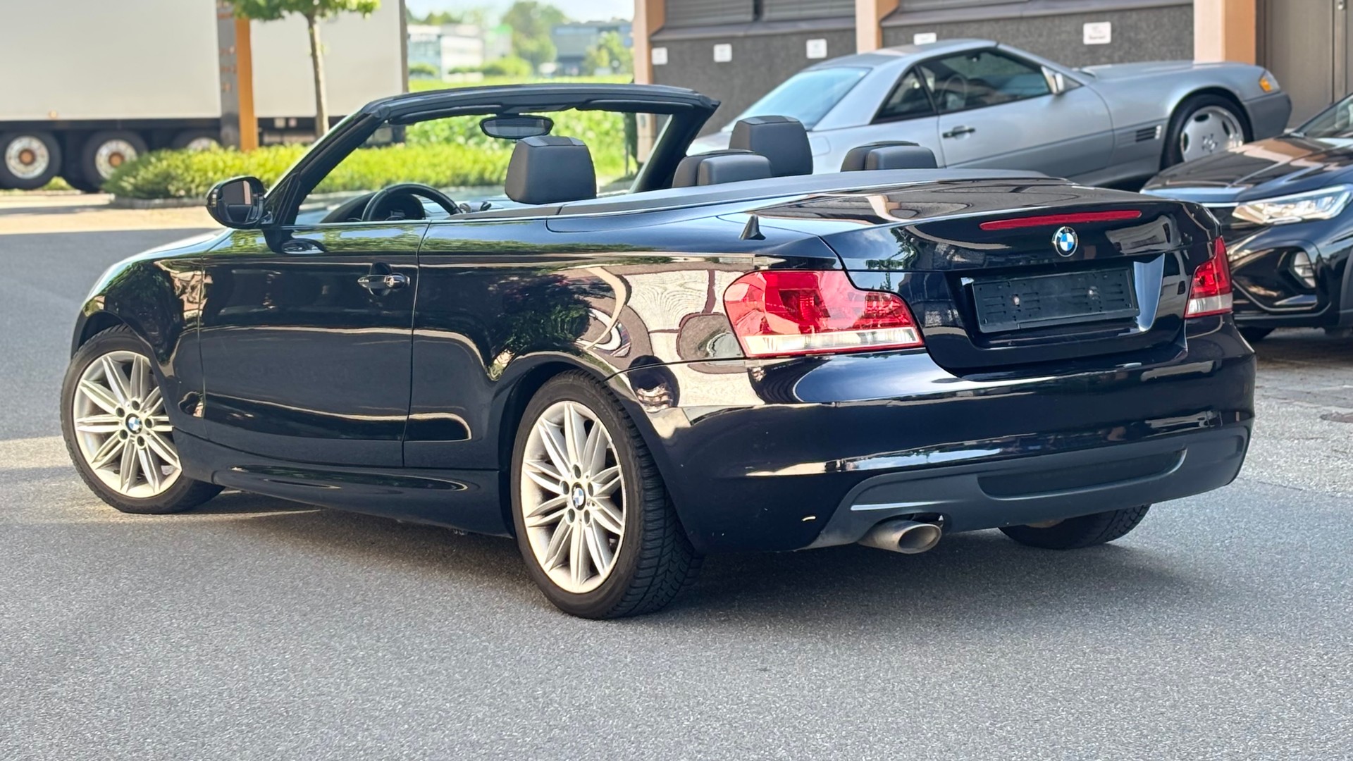 BMW 118d Cabrio-image-2