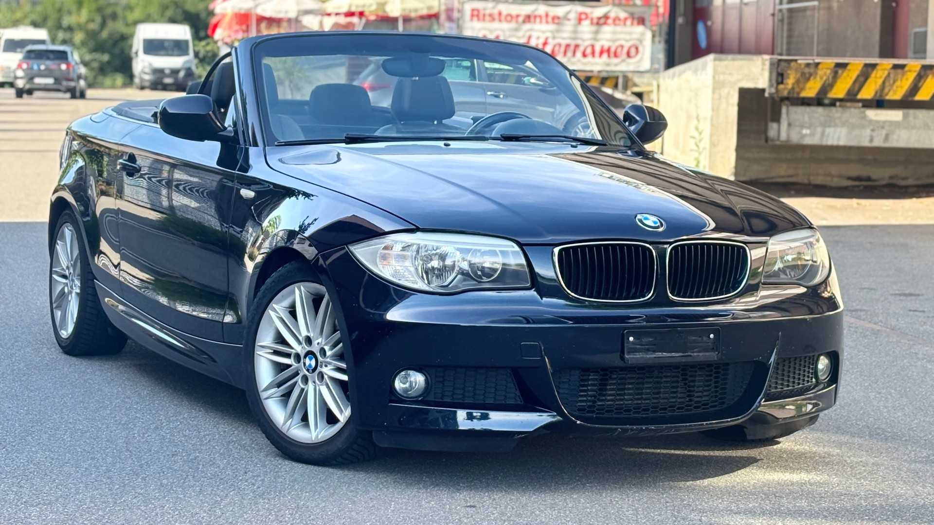 BMW 118d Cabrio-image-1