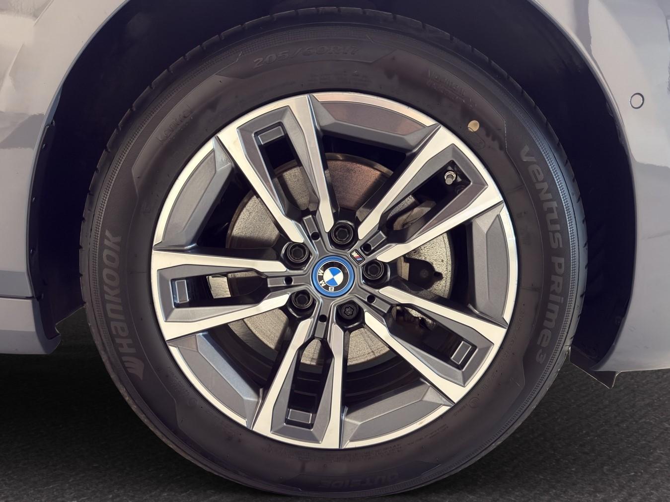 BMW 225e xDrive Active Tourer M SPORT-image-11
