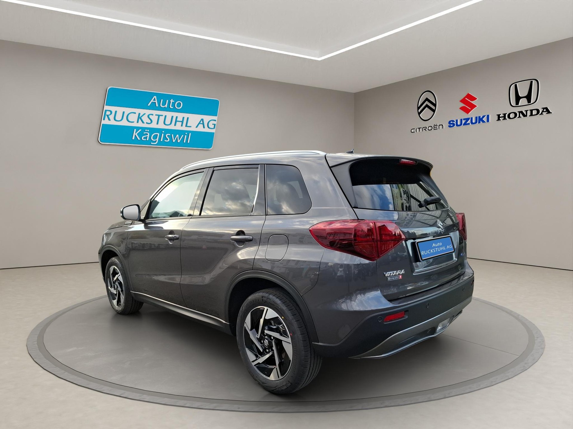 SUZUKI Vitara 1.5 Compact Top Hybrid 4x4-image-3