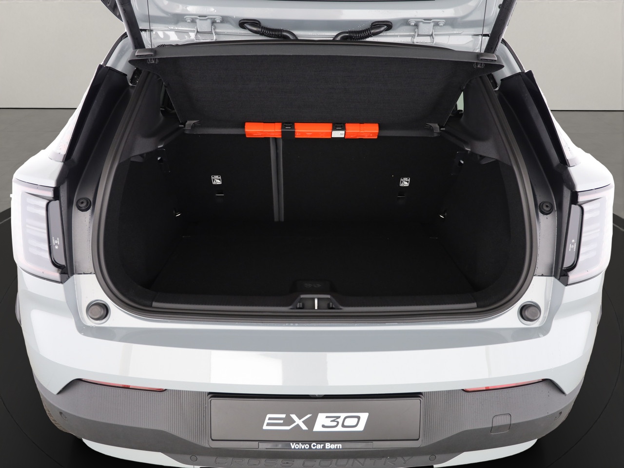 VOLVO EX30 CC E60 Twin Performance AWD-image-3