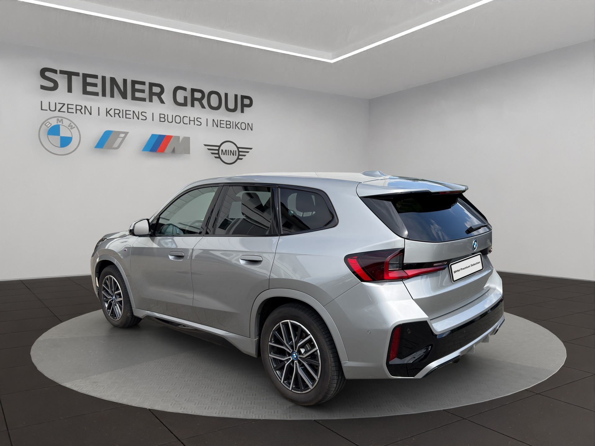 BMW iX1 xDrive 30 M Sport-image-7