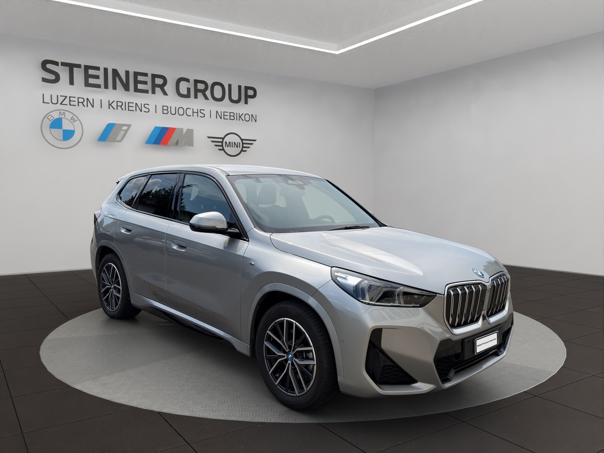 BMW iX1 xDrive 30 M Sport-image-3