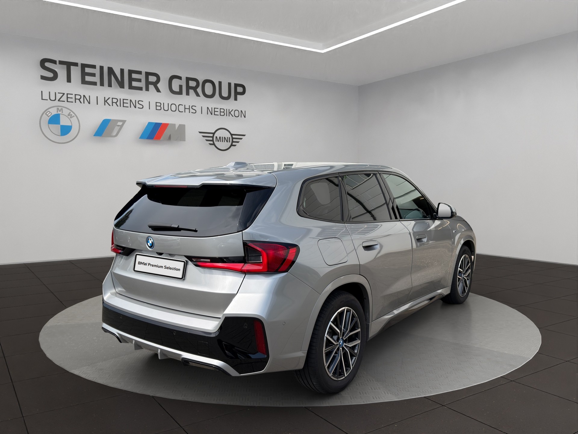 BMW iX1 xDrive 30 M Sport-image-5