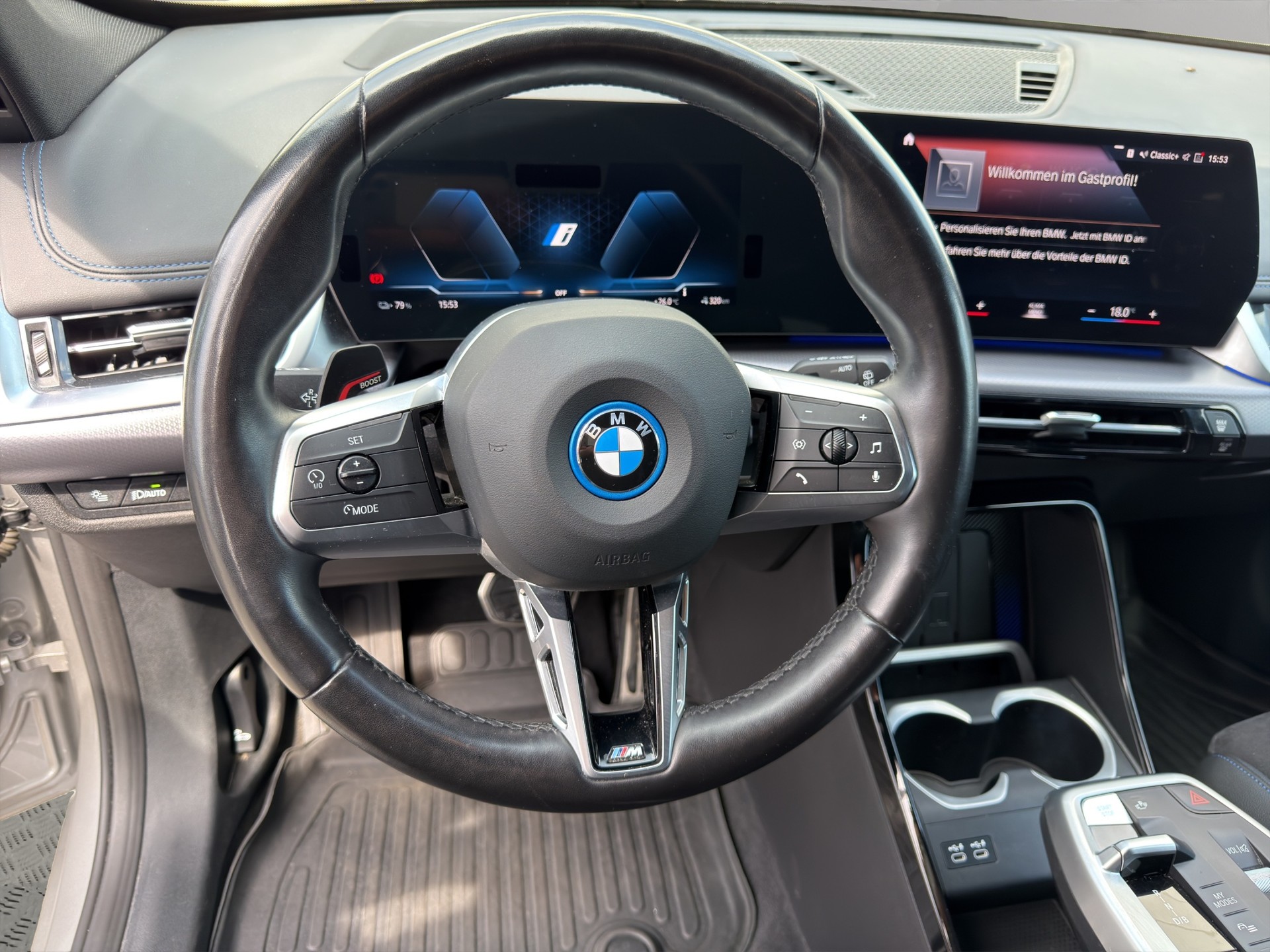 BMW iX1 xDrive 30 M Sport-image-12
