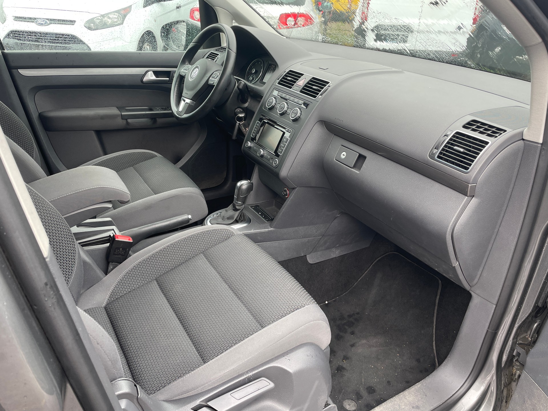 VW Touran 1.4 TSI 65th Edition DSG-image-6