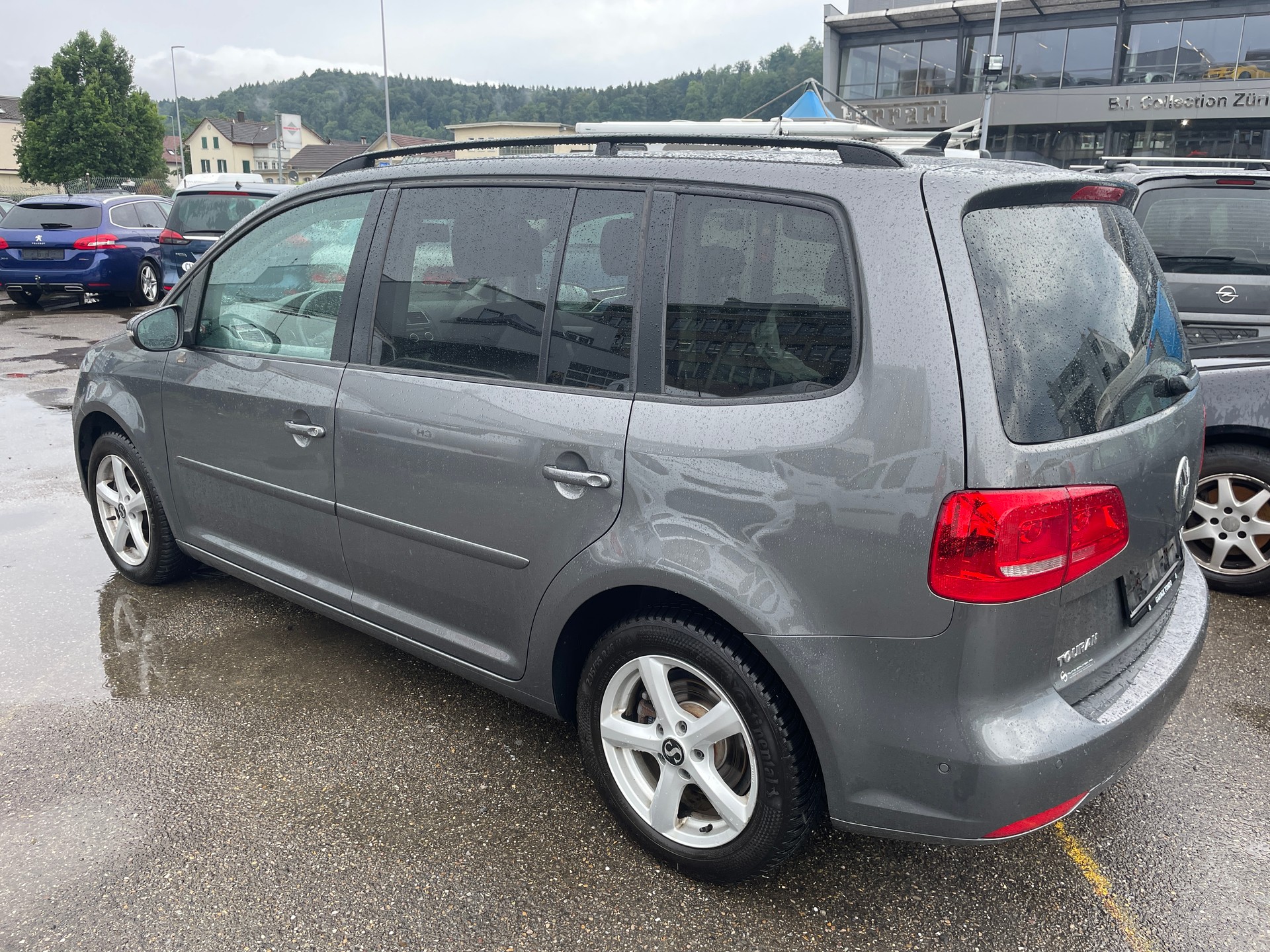 VW Touran 1.4 TSI 65th Edition DSG-image-4