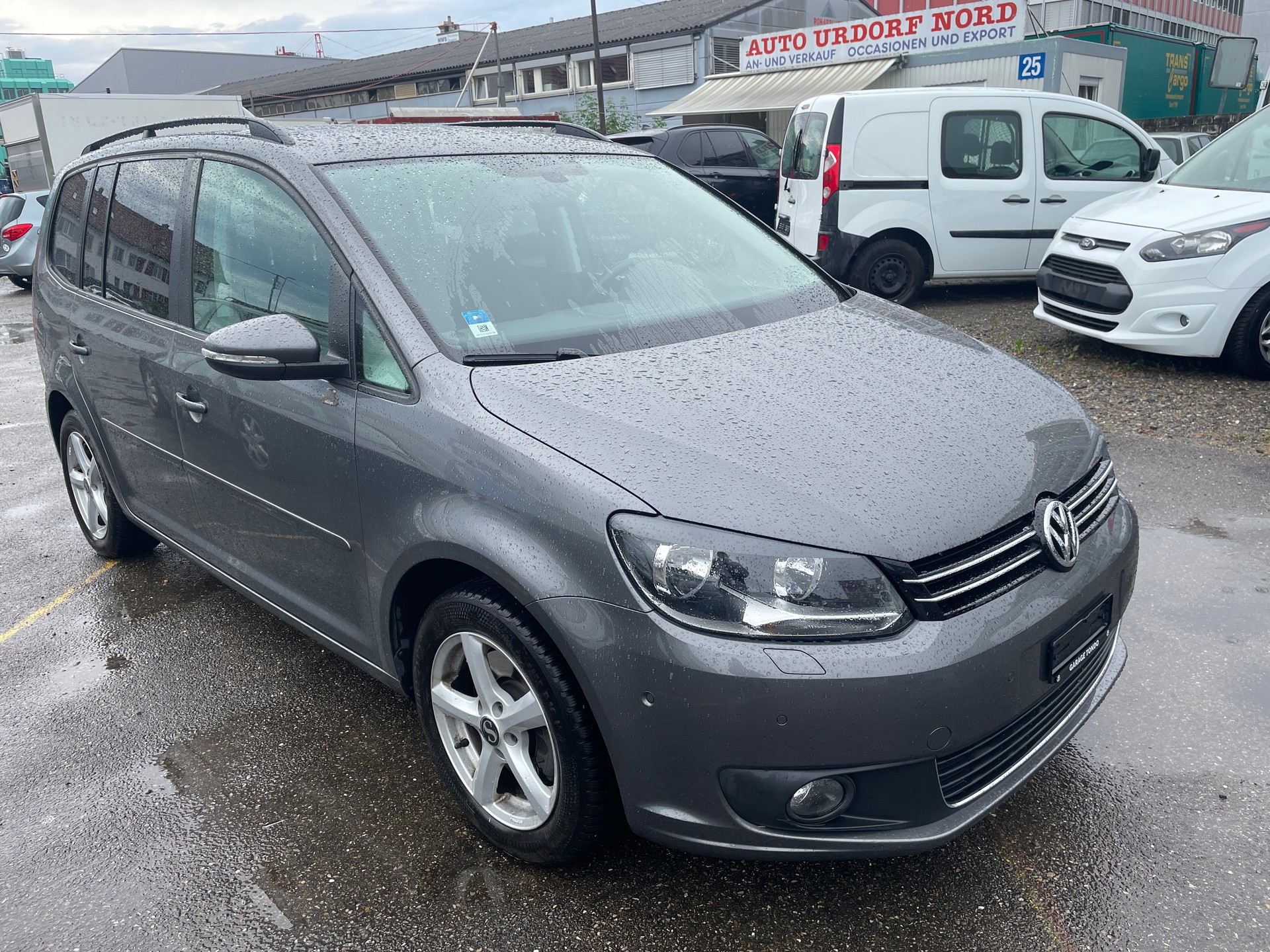 VW Touran 1.4 TSI 65th Edition DSG-image-2