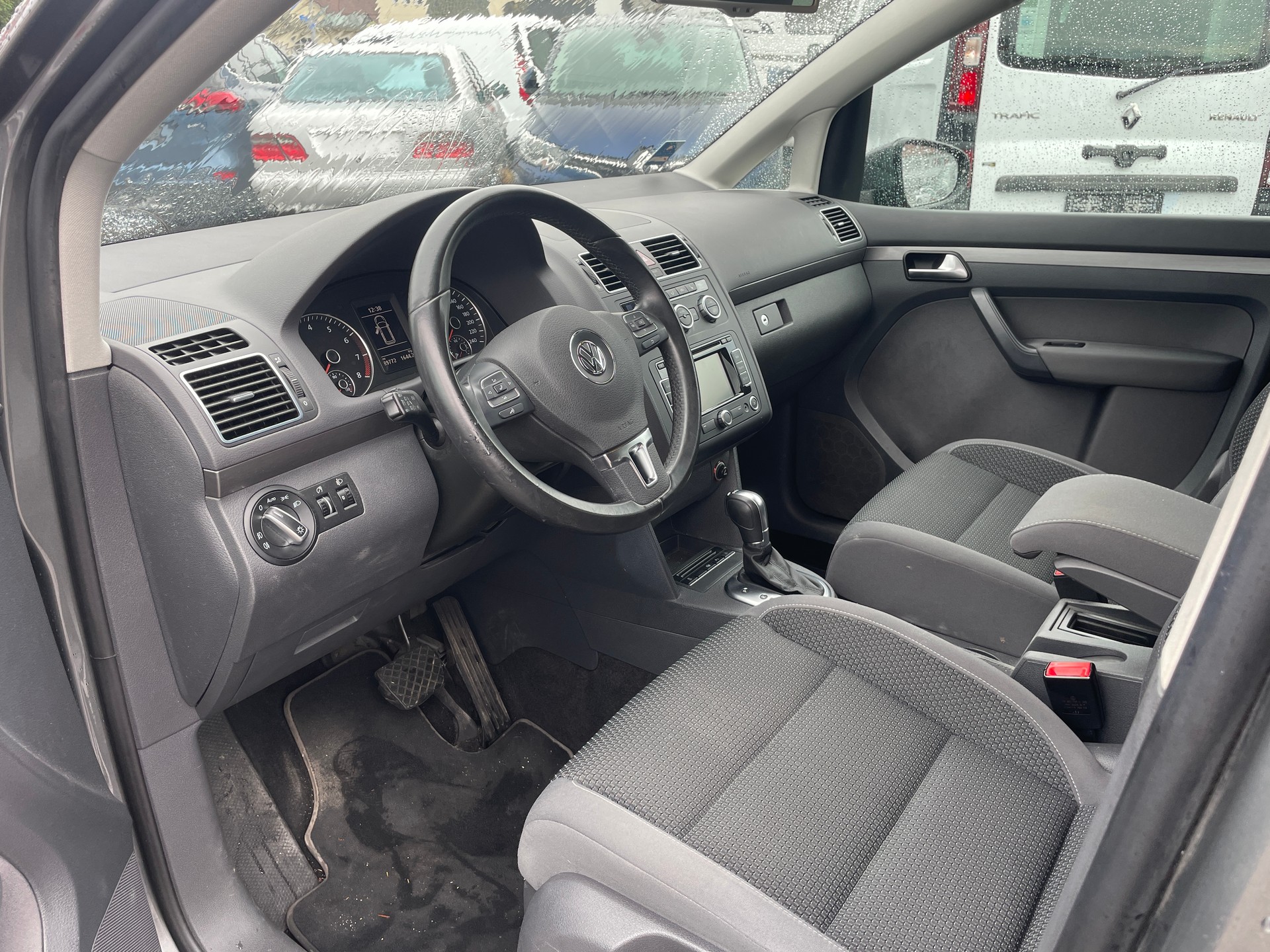 VW Touran 1.4 TSI 65th Edition DSG-image-5