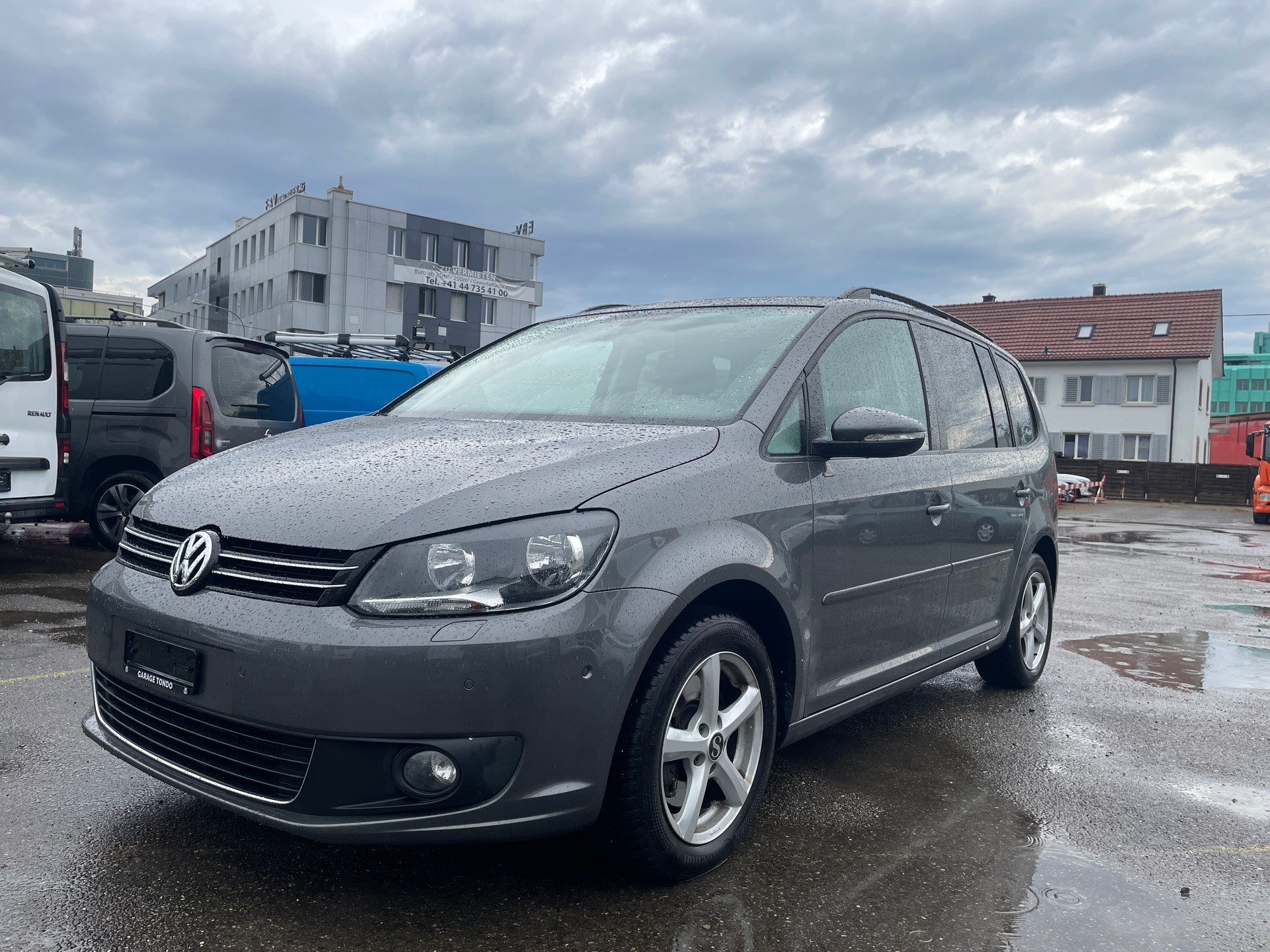 VW Touran 1.4 TSI 65th Edition DSG-image-1