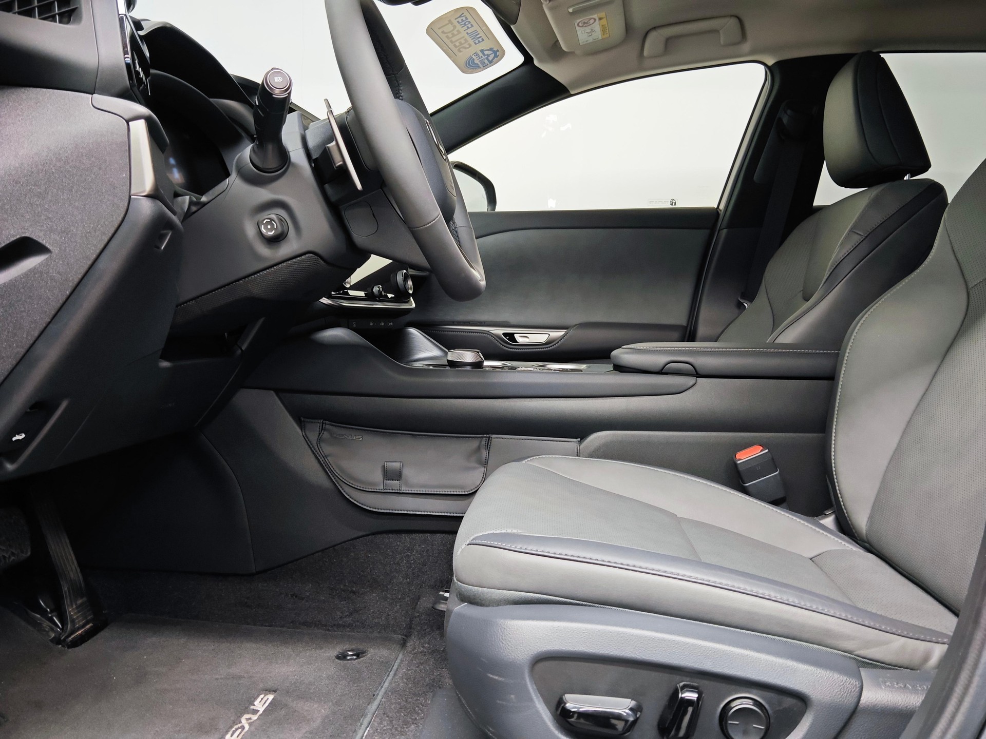 LEXUS RZ 450e Comfort - Ruote invernali incluse-image-4